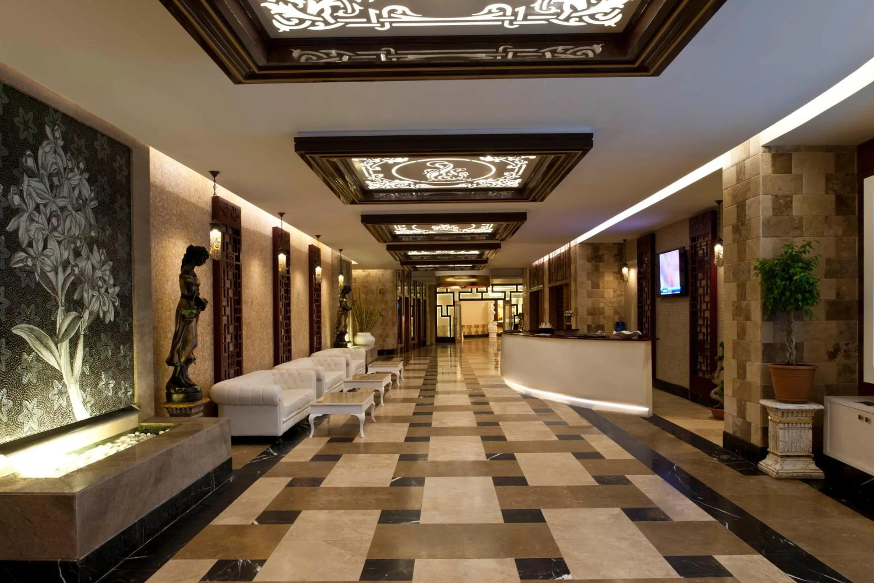 Decorative detail in Delphin Imperial Lara