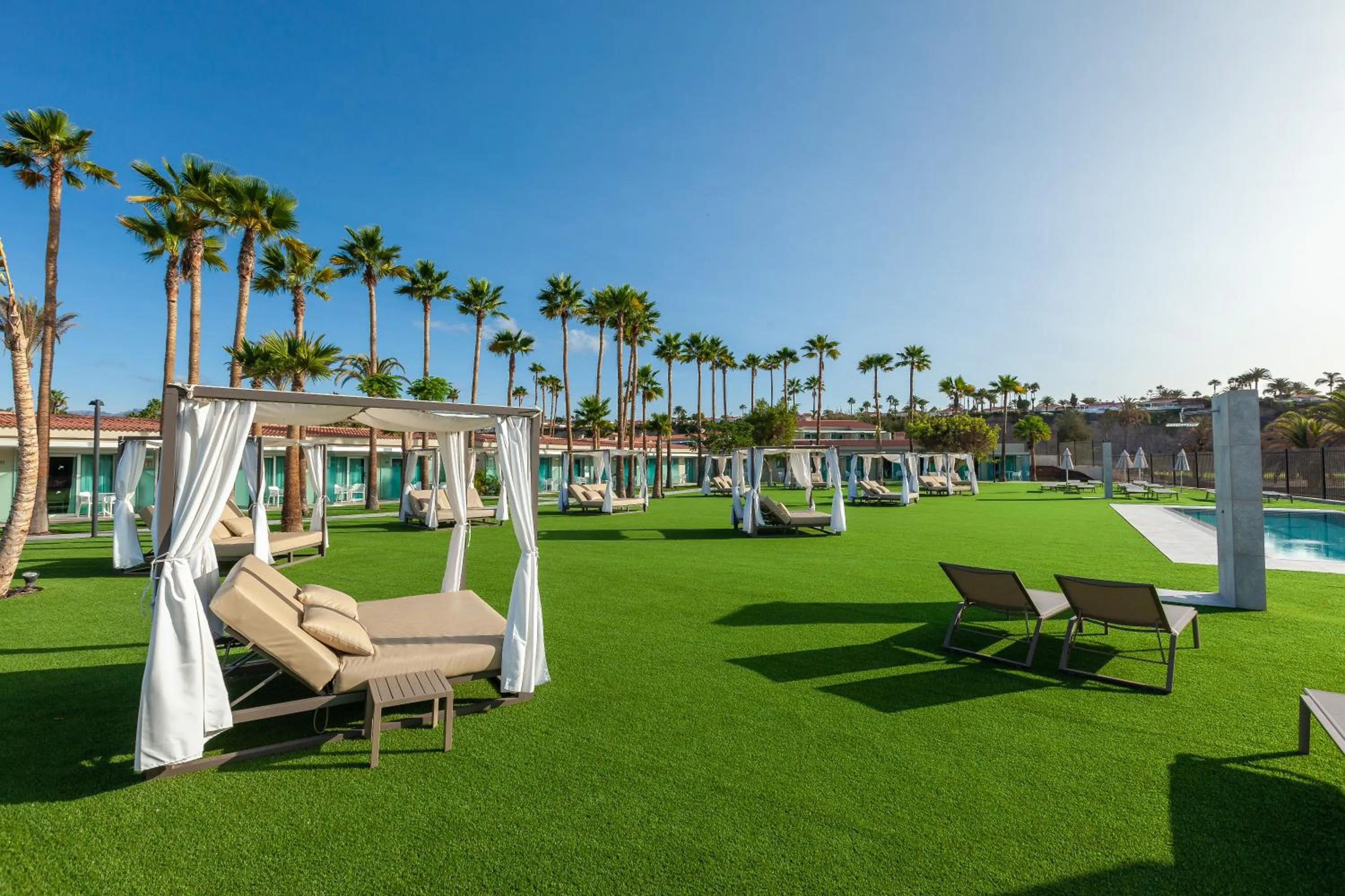 Swimming pool in Kumara Serenoa By Lopesan Hotels