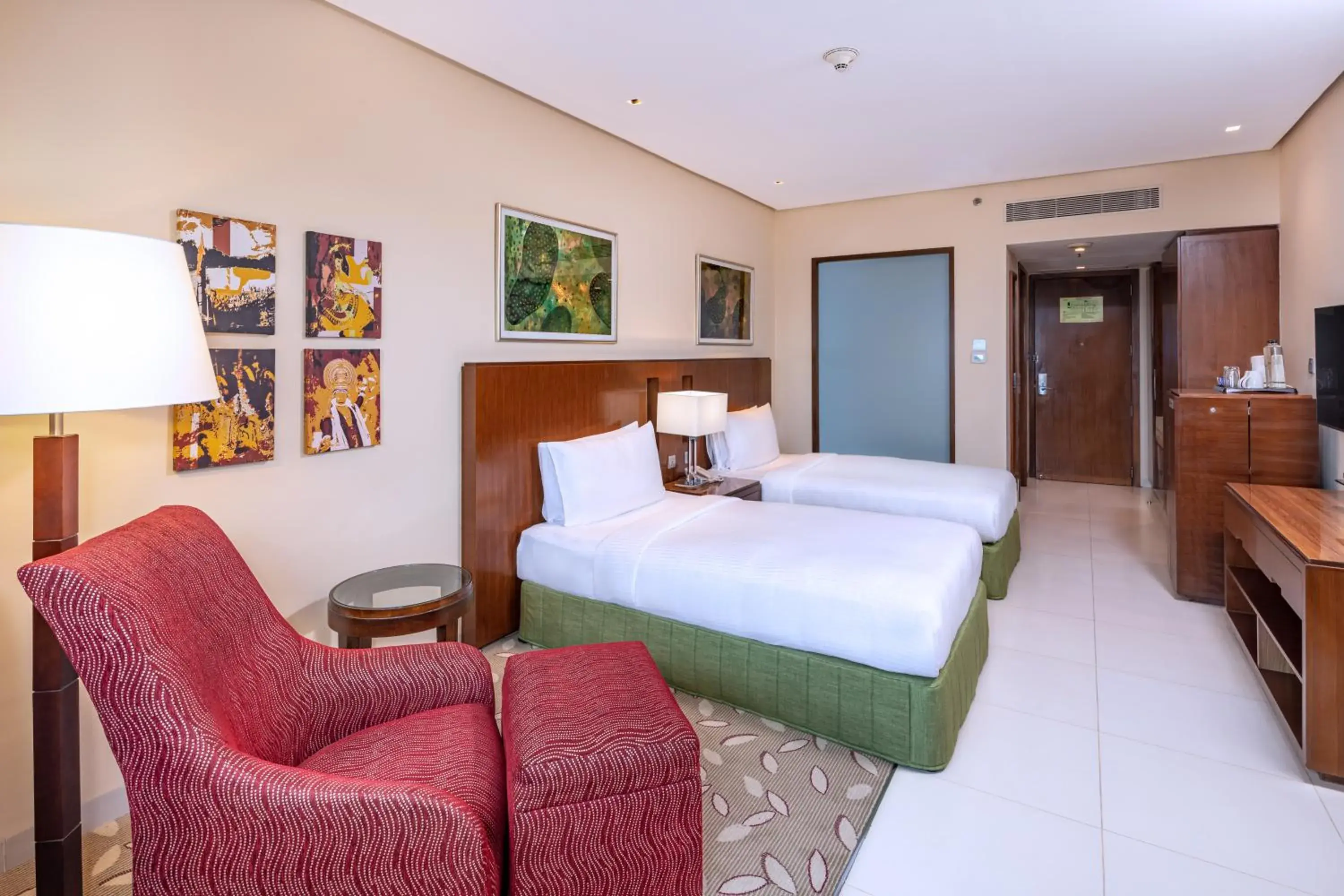 Standard Twin Room - High Floor in Holiday Inn Cochin by IHG Standard Twin Room - High Floor in Holiday Inn Cochin by IHG