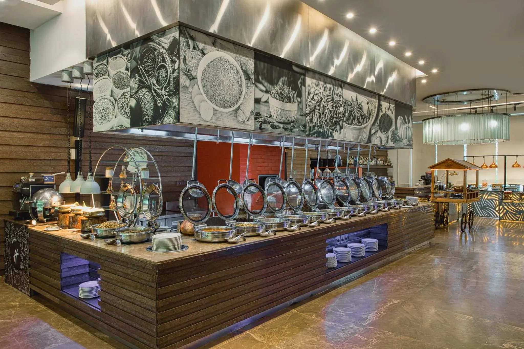 Restaurant/places to eat in Holiday Inn Cochin by IHG