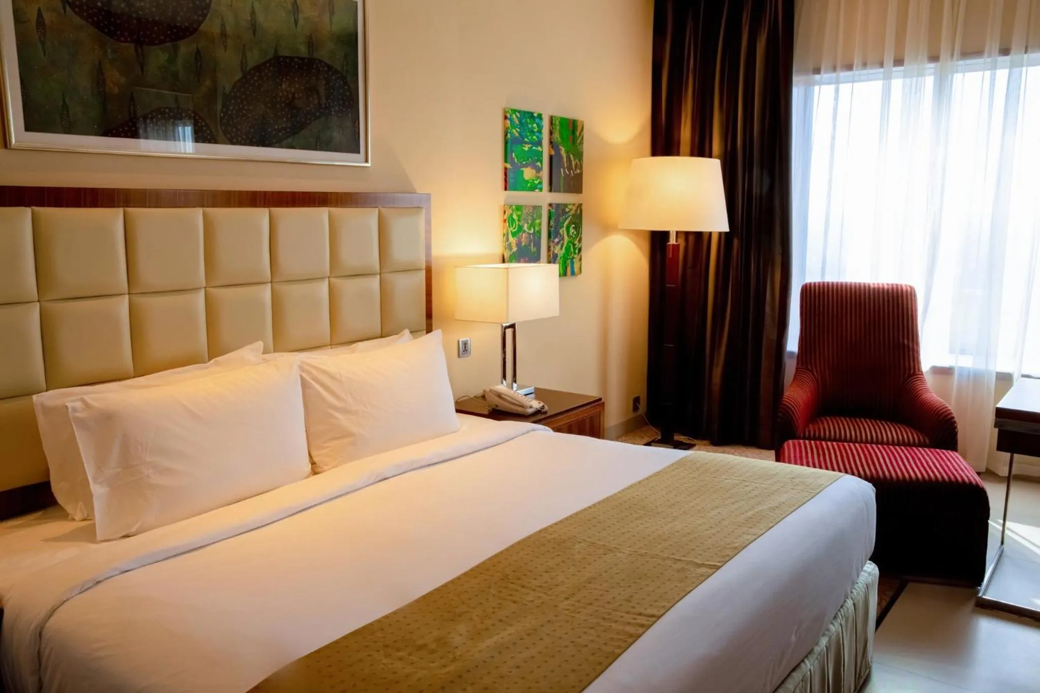 Photo of the whole room, Bed in Holiday Inn Cochin by IHG