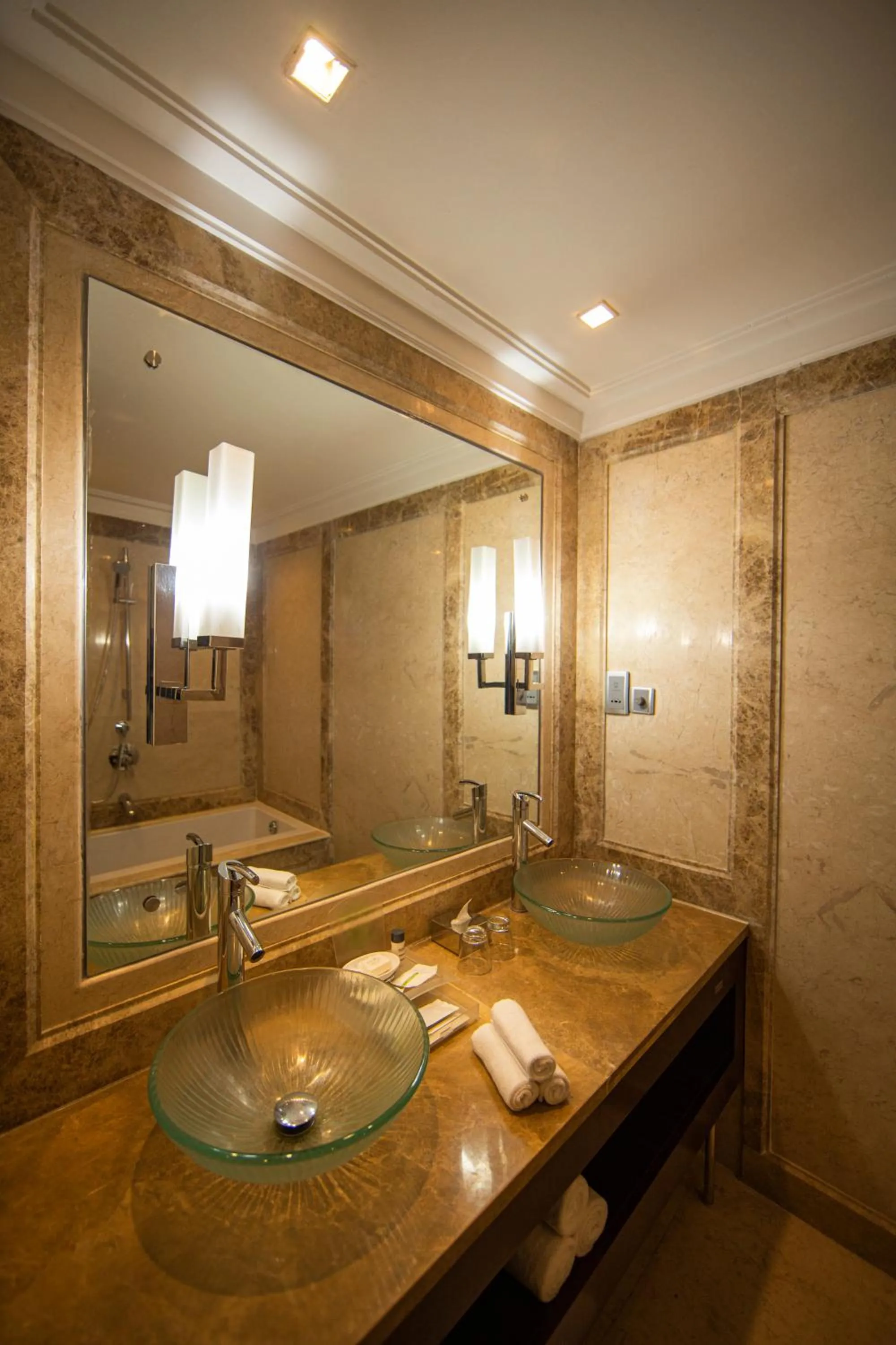 Shower in Holiday Inn Cochin by IHG