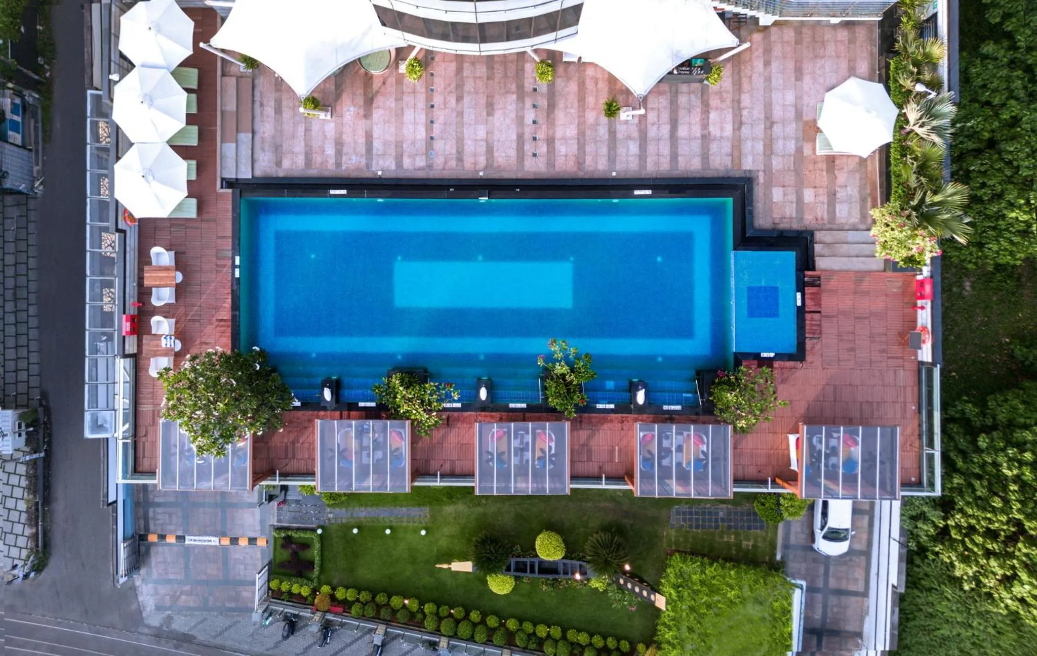 Swimming pool in Holiday Inn Cochin by IHG