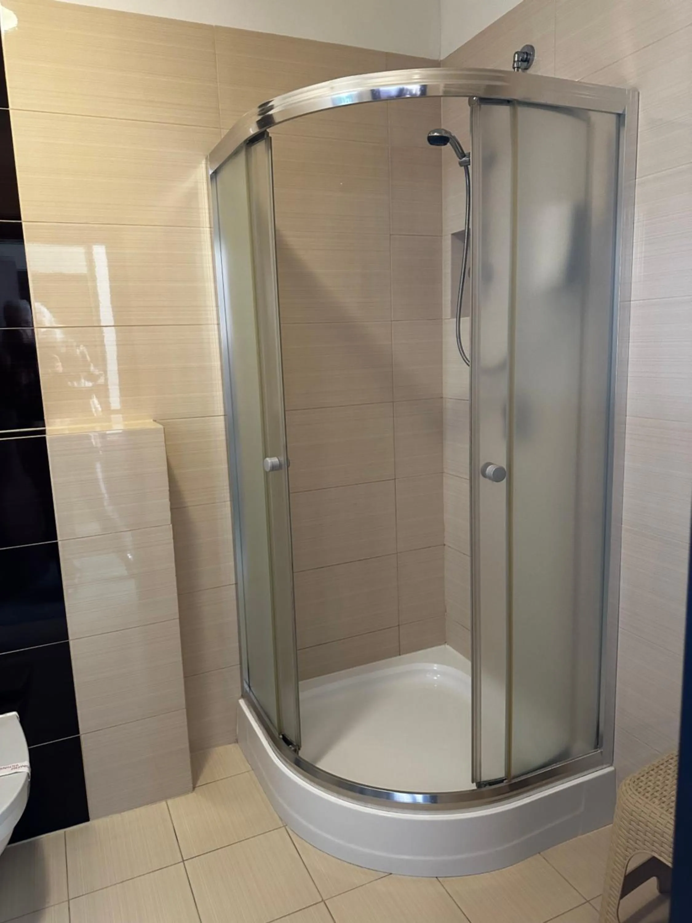 Shower in Hotel Koch