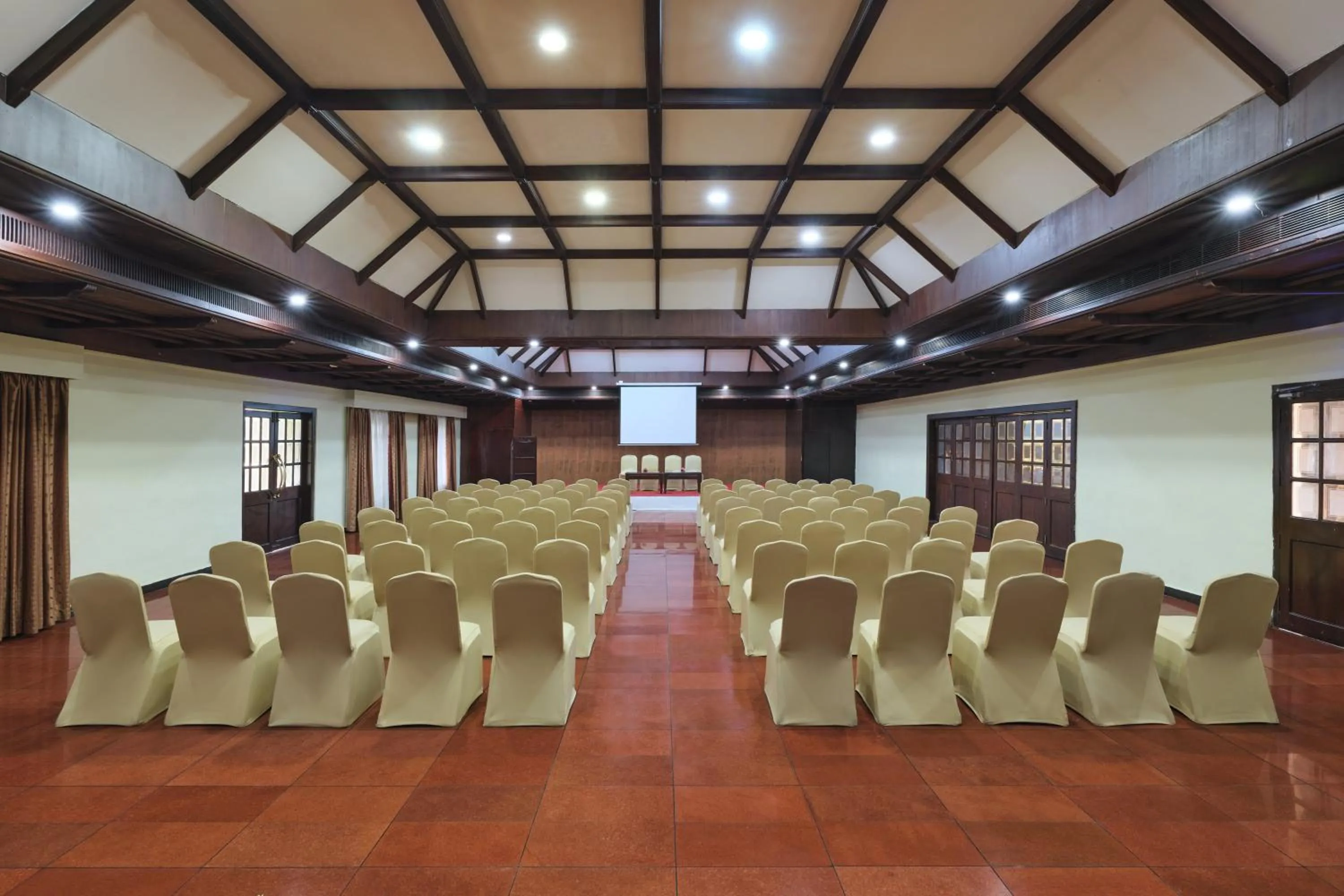 Sterling Lake Palace Alleppey