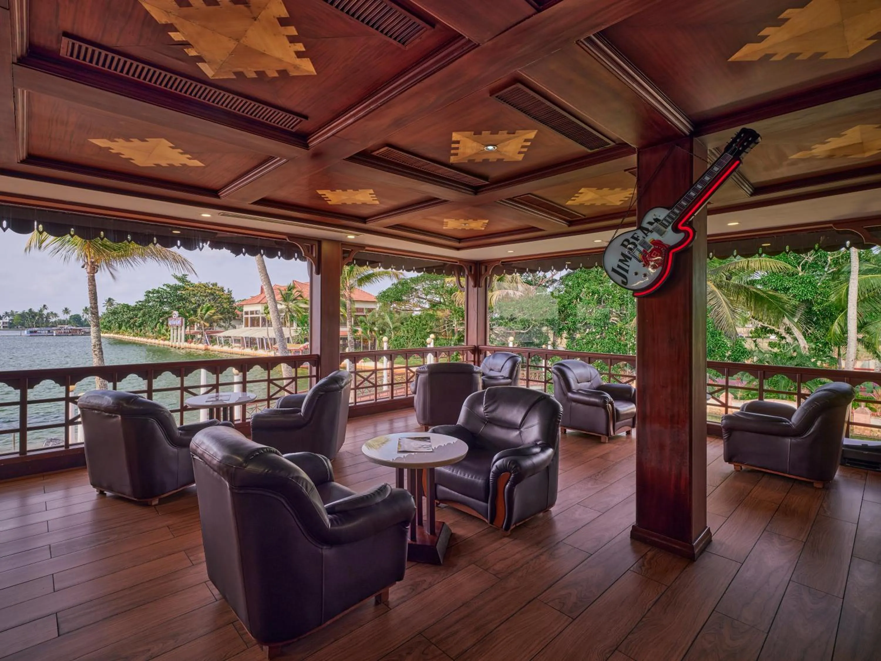 Sterling Lake Palace Alleppey