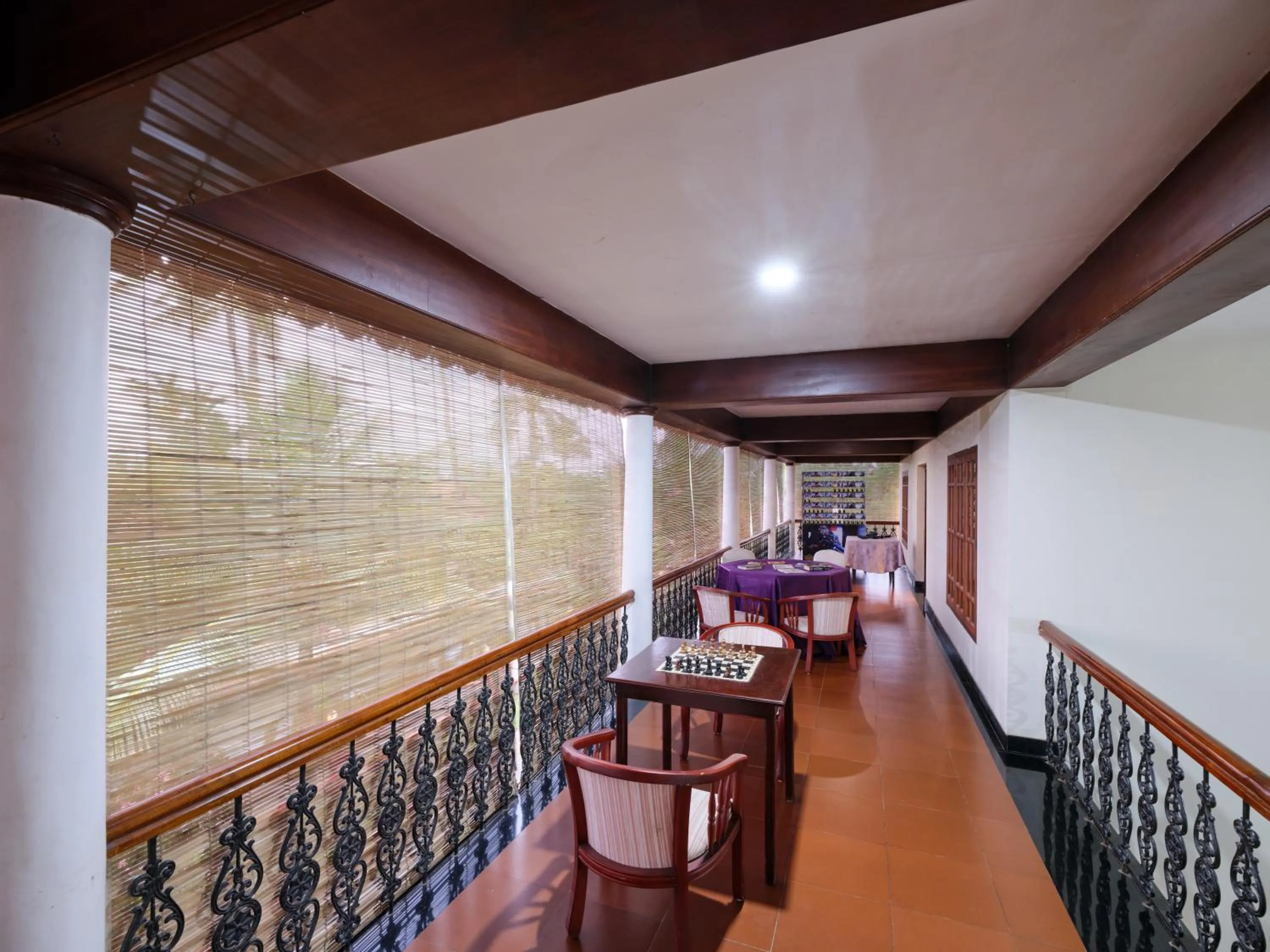 Sterling Lake Palace Alleppey