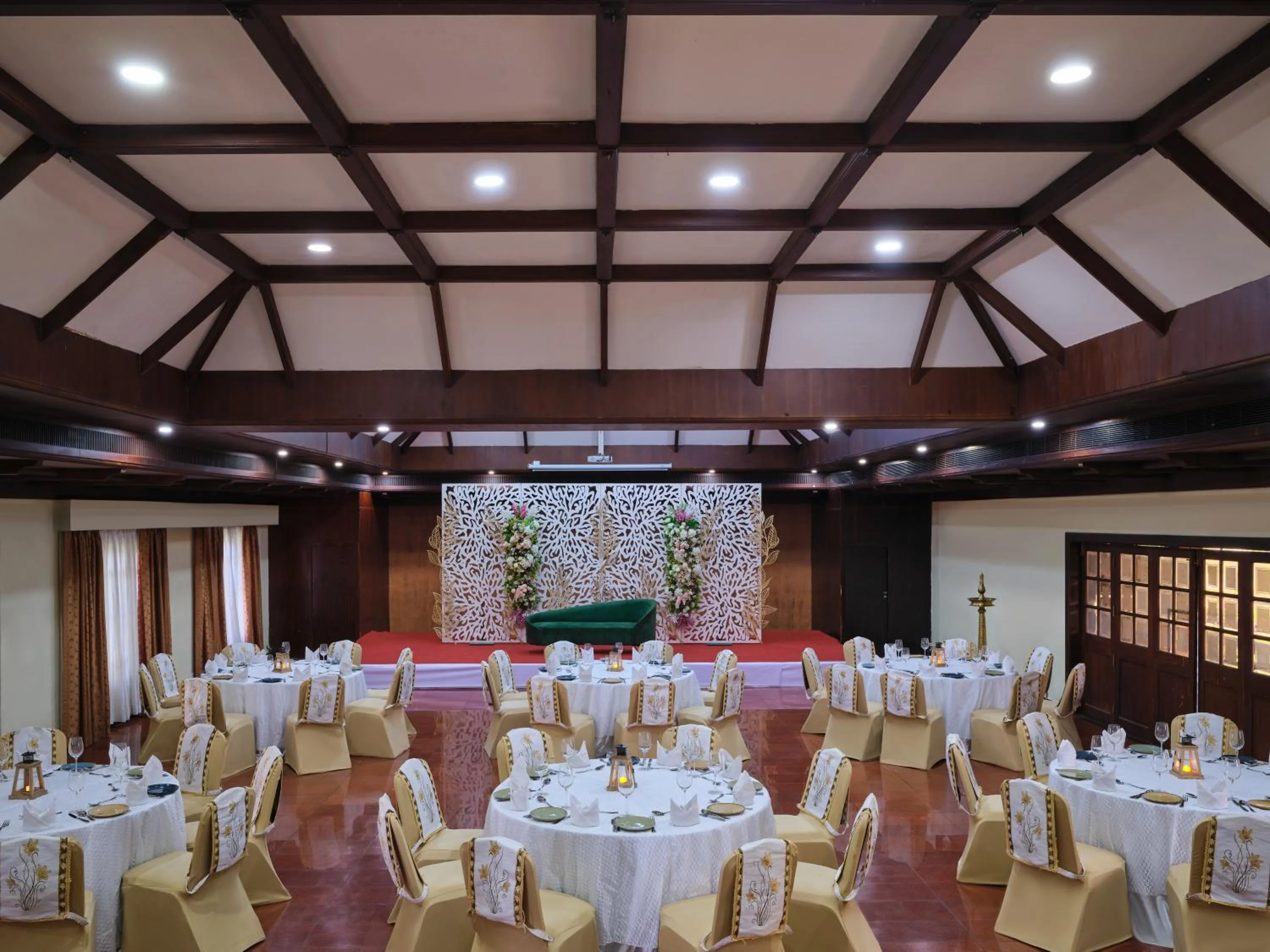 Sterling Lake Palace Alleppey