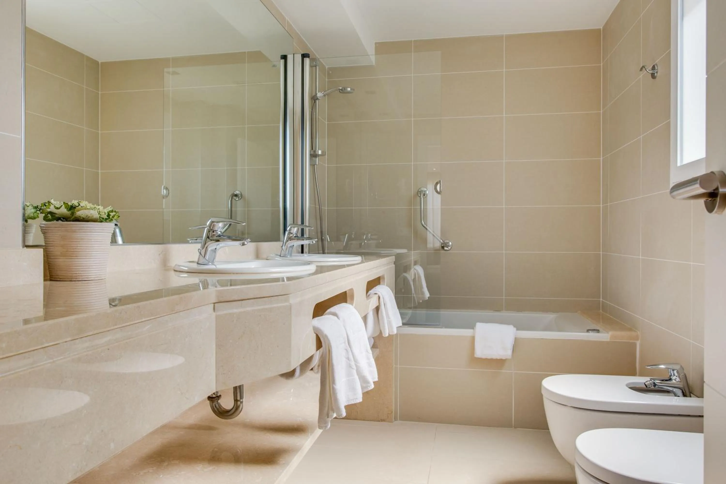 Decorative detail in Hotel Eden Soller