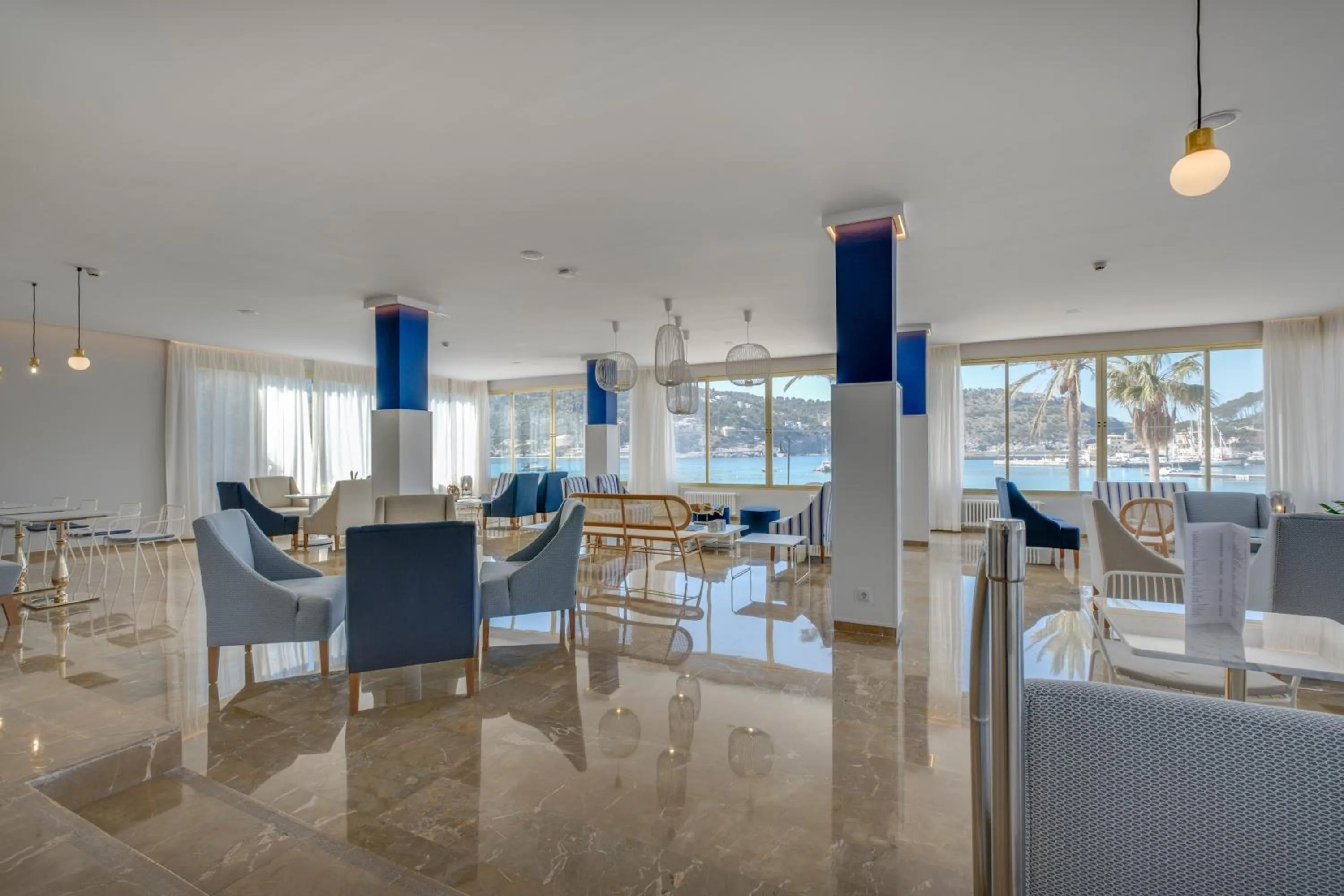 Lounge or bar in Hotel Eden Soller