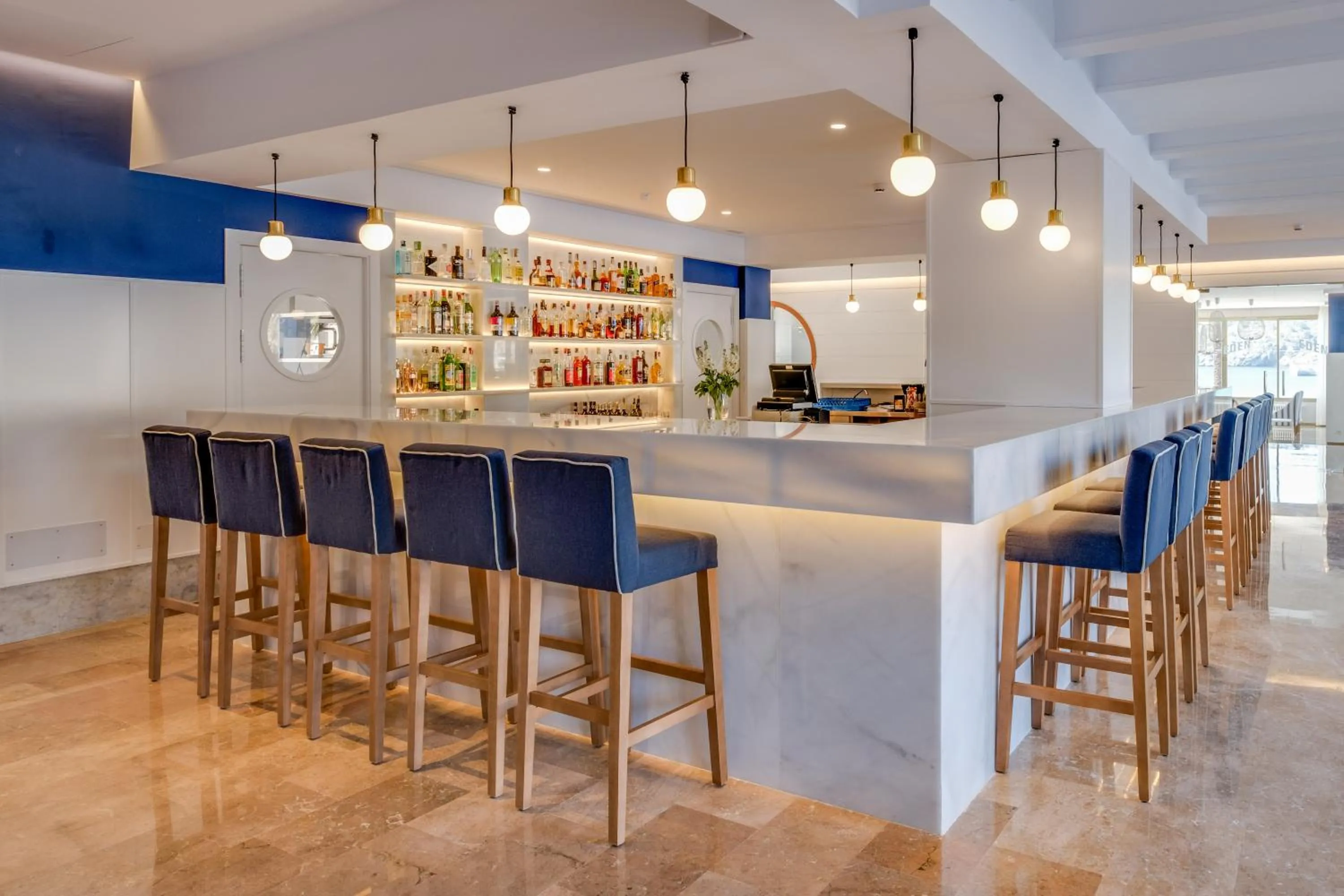Lounge or bar in Hotel Eden Soller