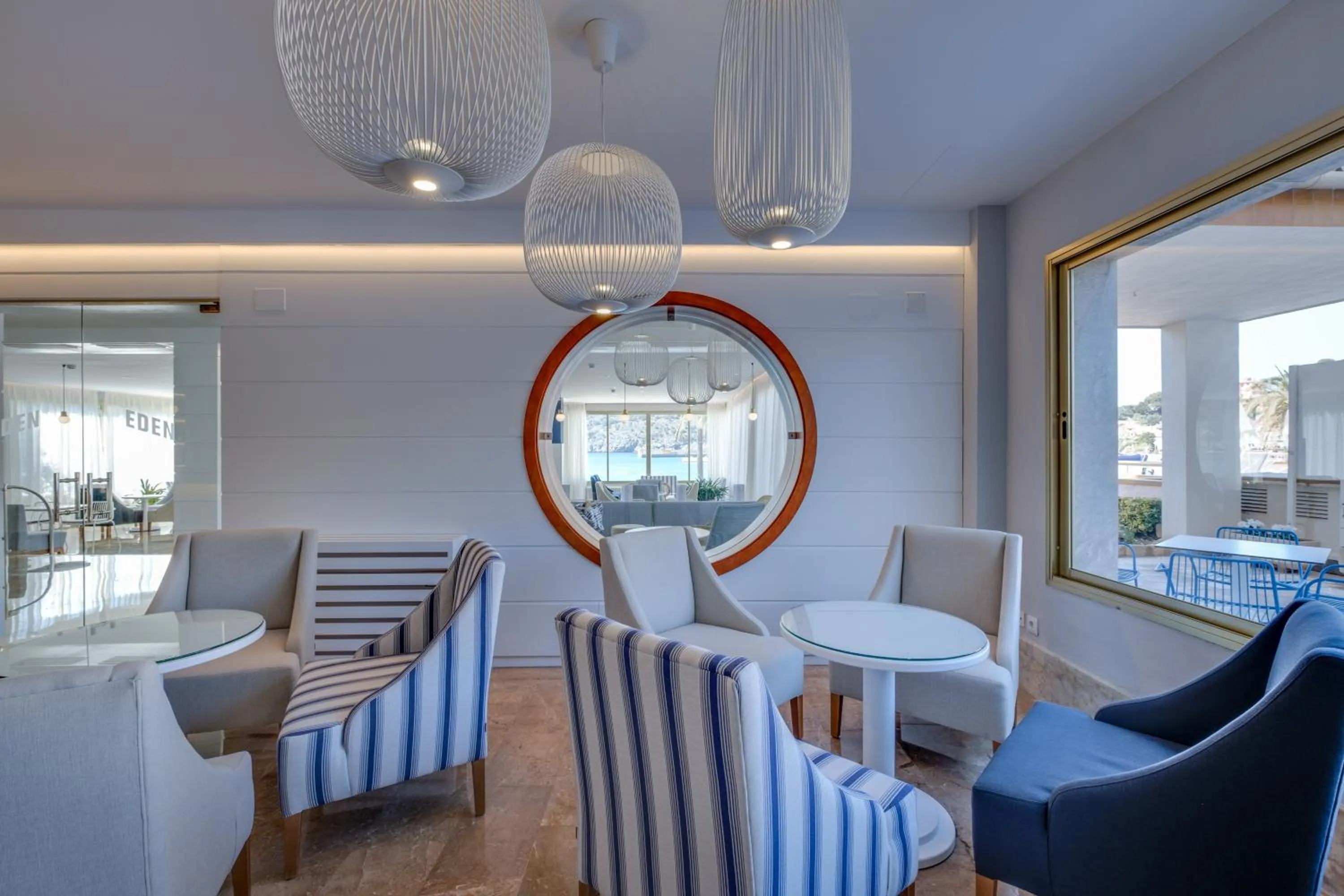 Lounge or bar in Hotel Eden Soller