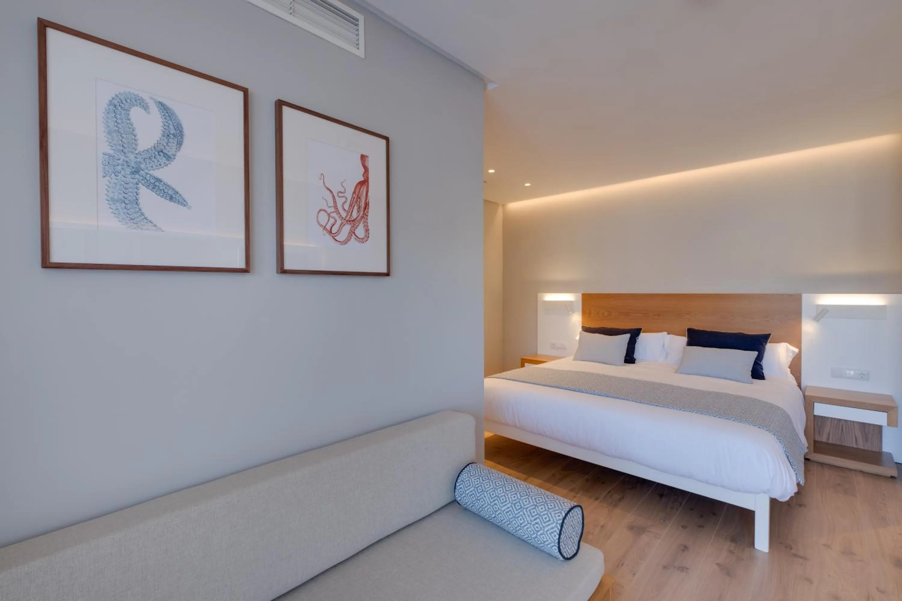 Bedroom, Bed in Hotel Eden Soller