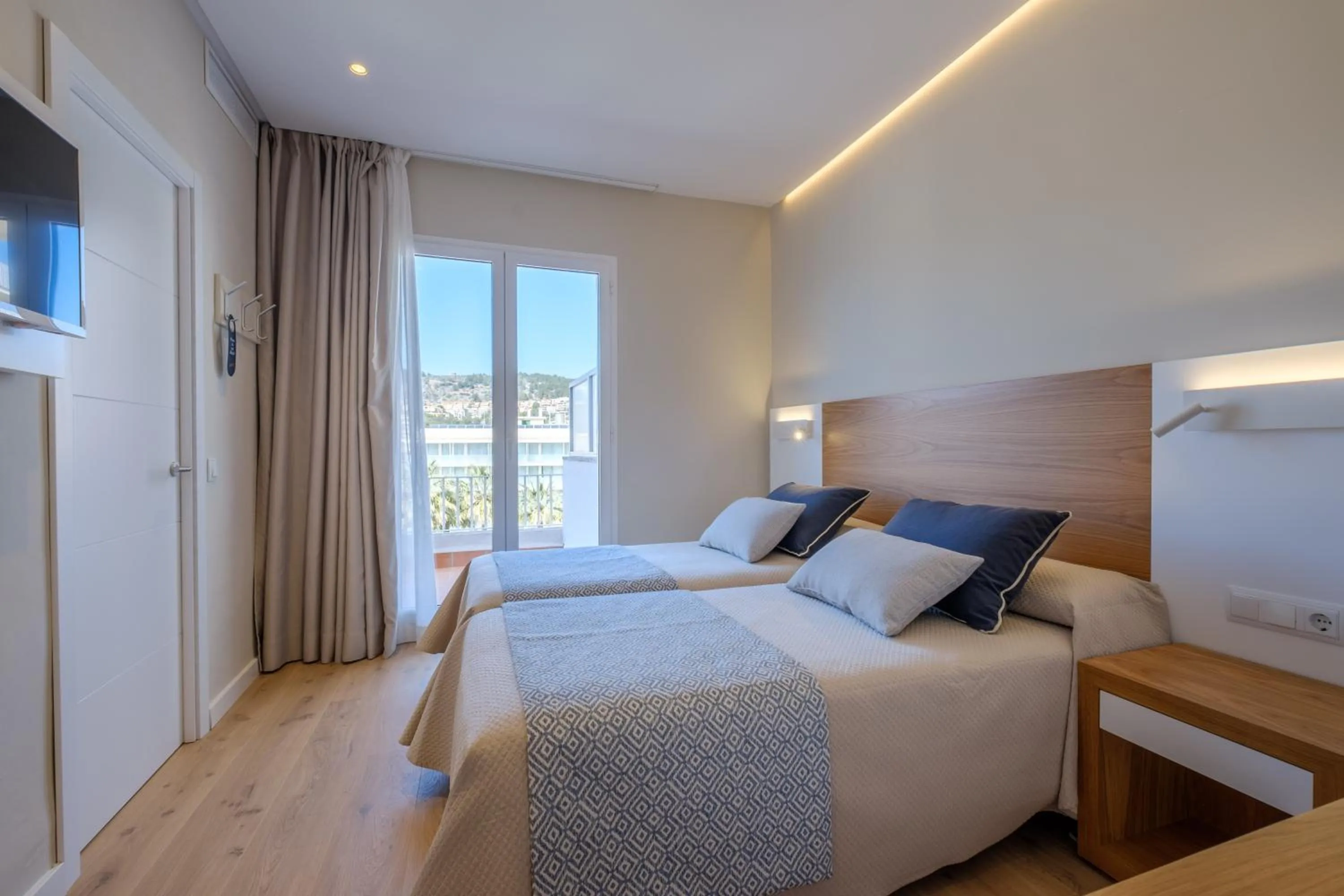 Bedroom, Bed in Hotel Eden Soller