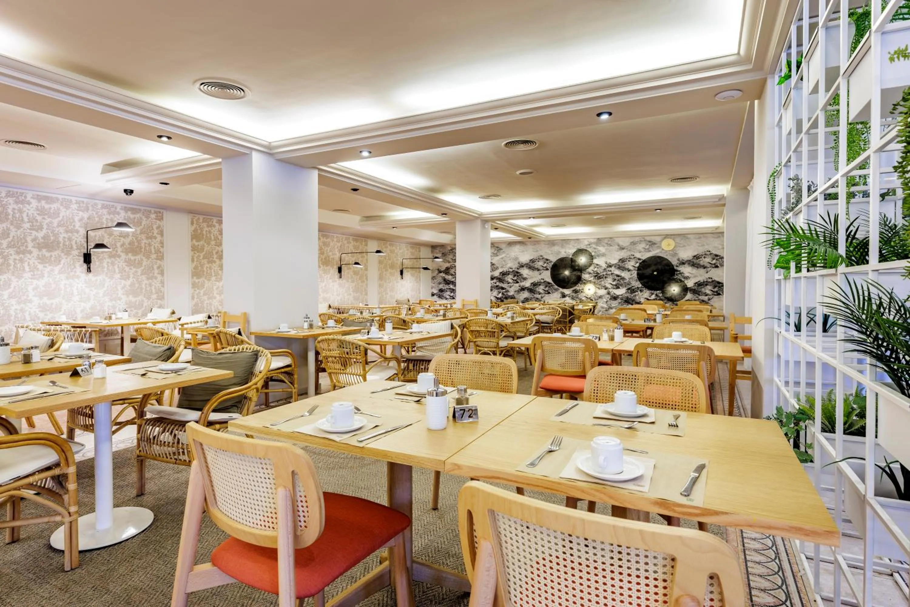Dining area in Hotel Eden Soller