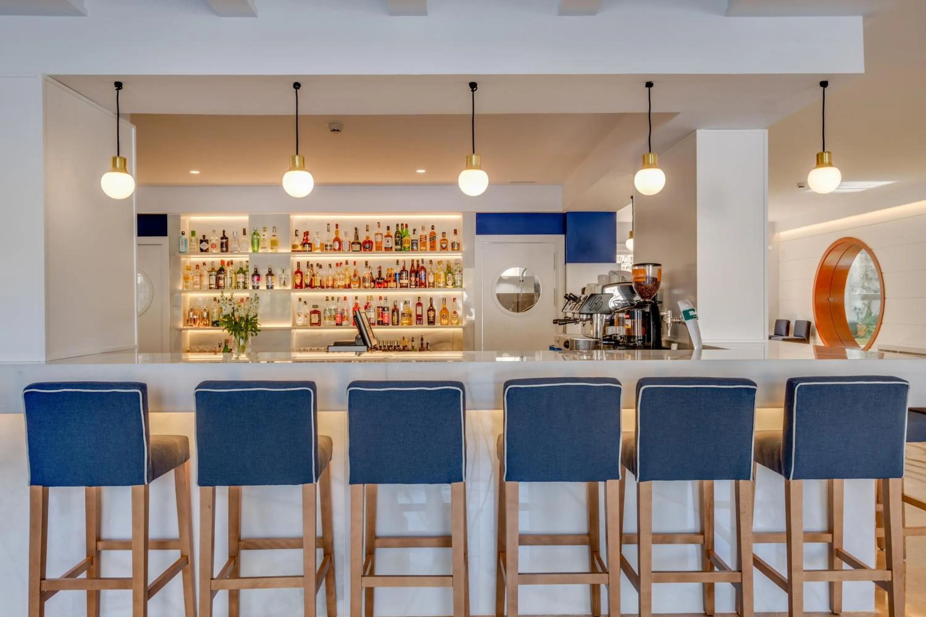 Lounge or bar in Hotel Eden Soller