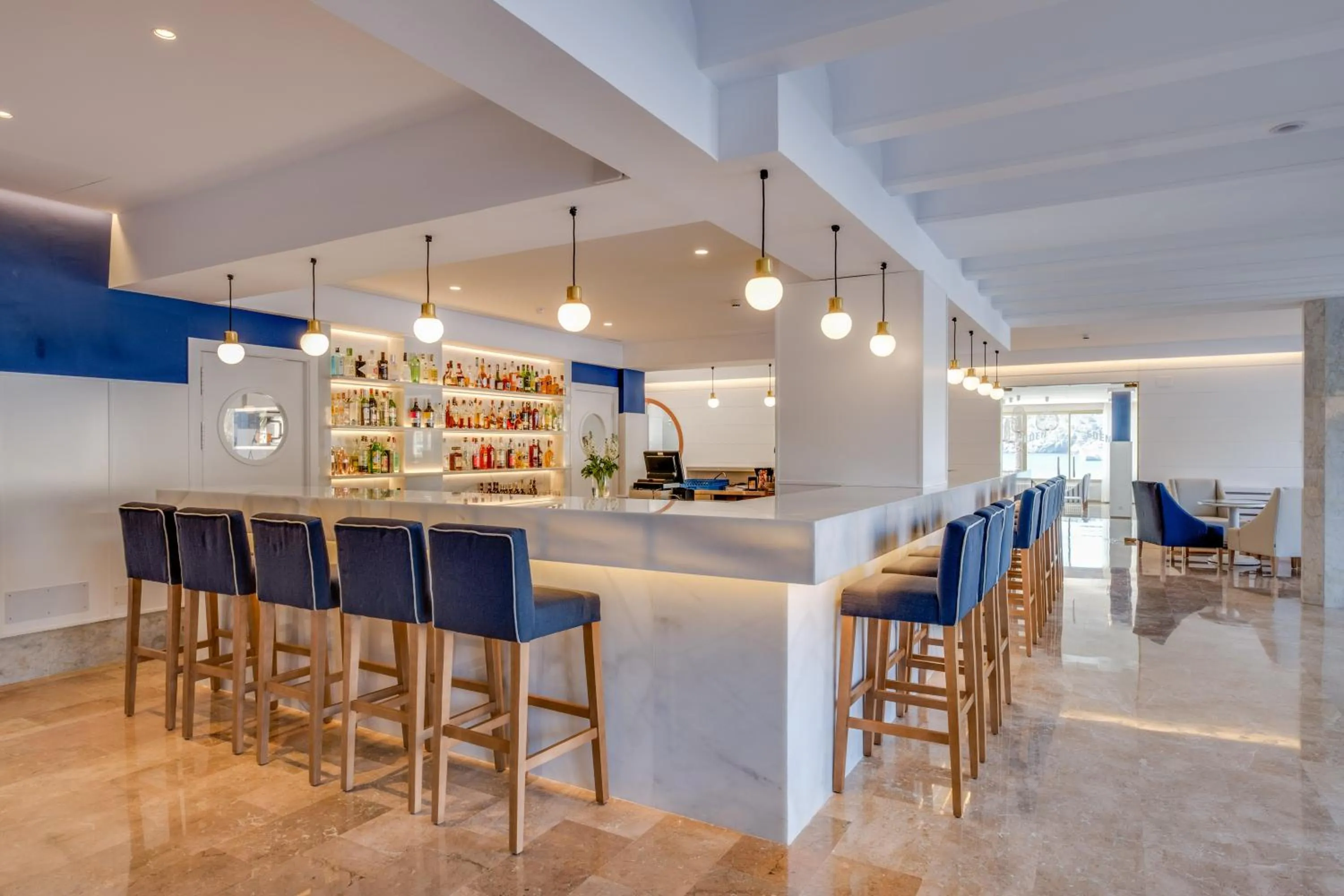 Lounge or bar in Hotel Eden Soller
