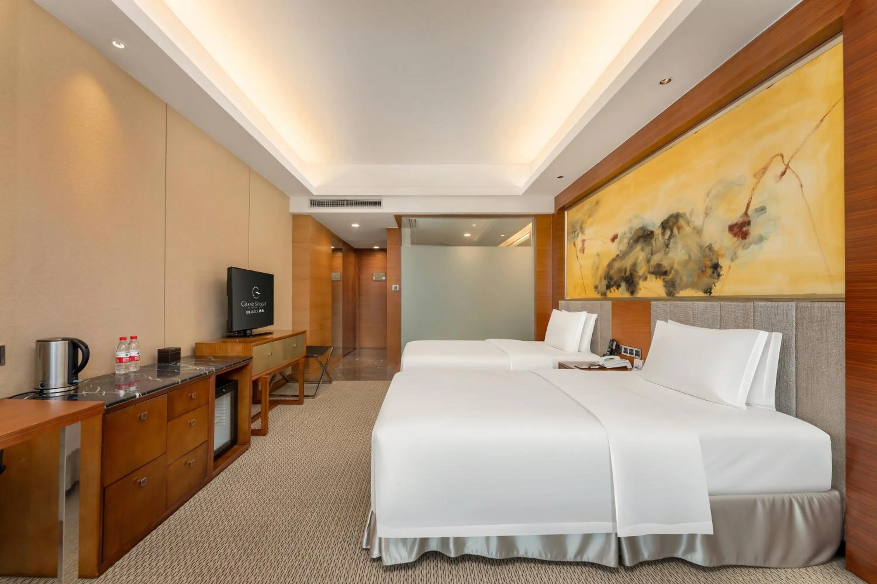 Bed in Grand Skylight International Hotel Shenzhen Guanlan, Near Metro Station, Huawei, Foxcnn, Shenzhen North Railway