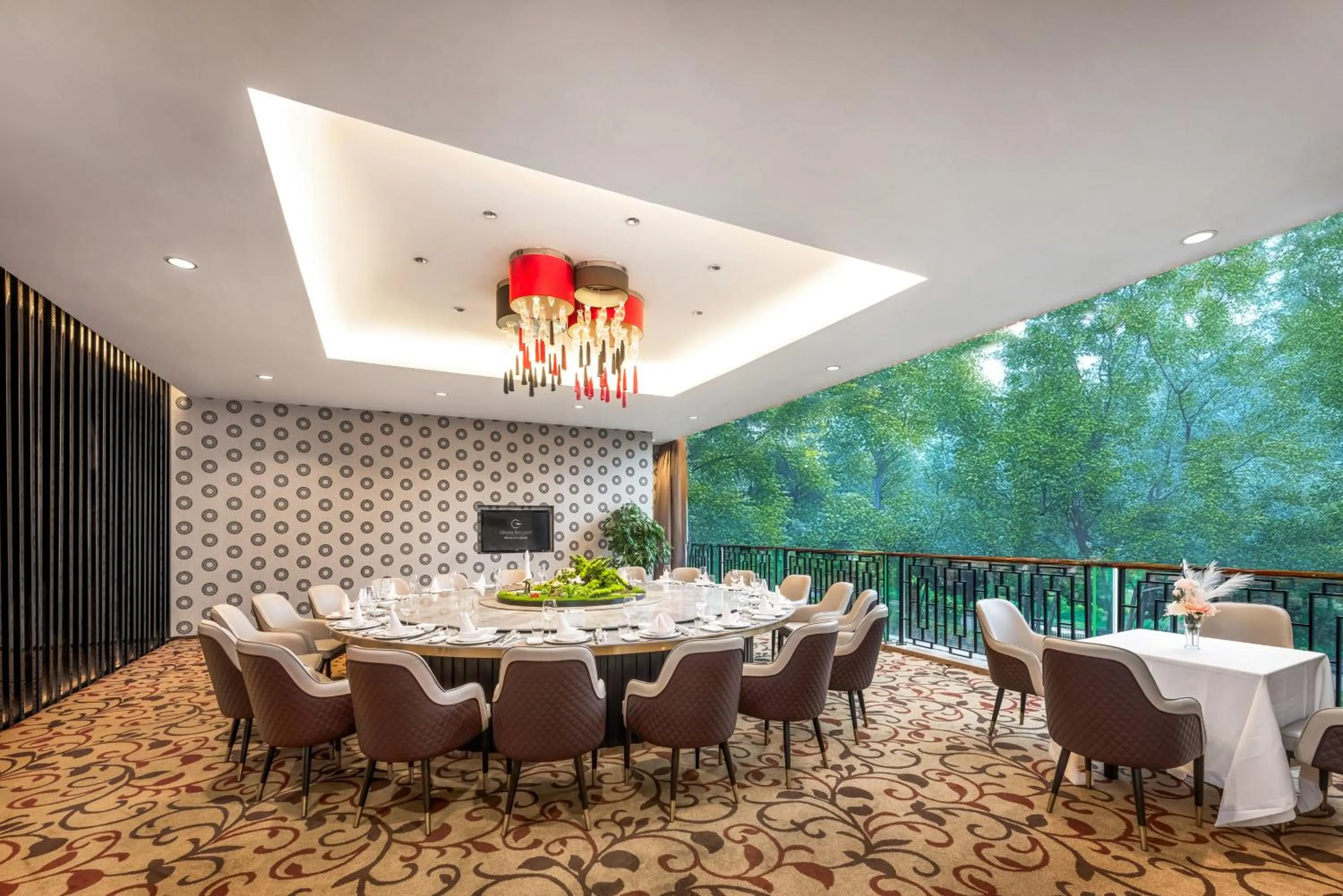 Restaurant/places to eat in Grand Skylight International Hotel Shenzhen Guanlan, Near Metro Station, Huawei, Foxcnn, Shenzhen North Railway