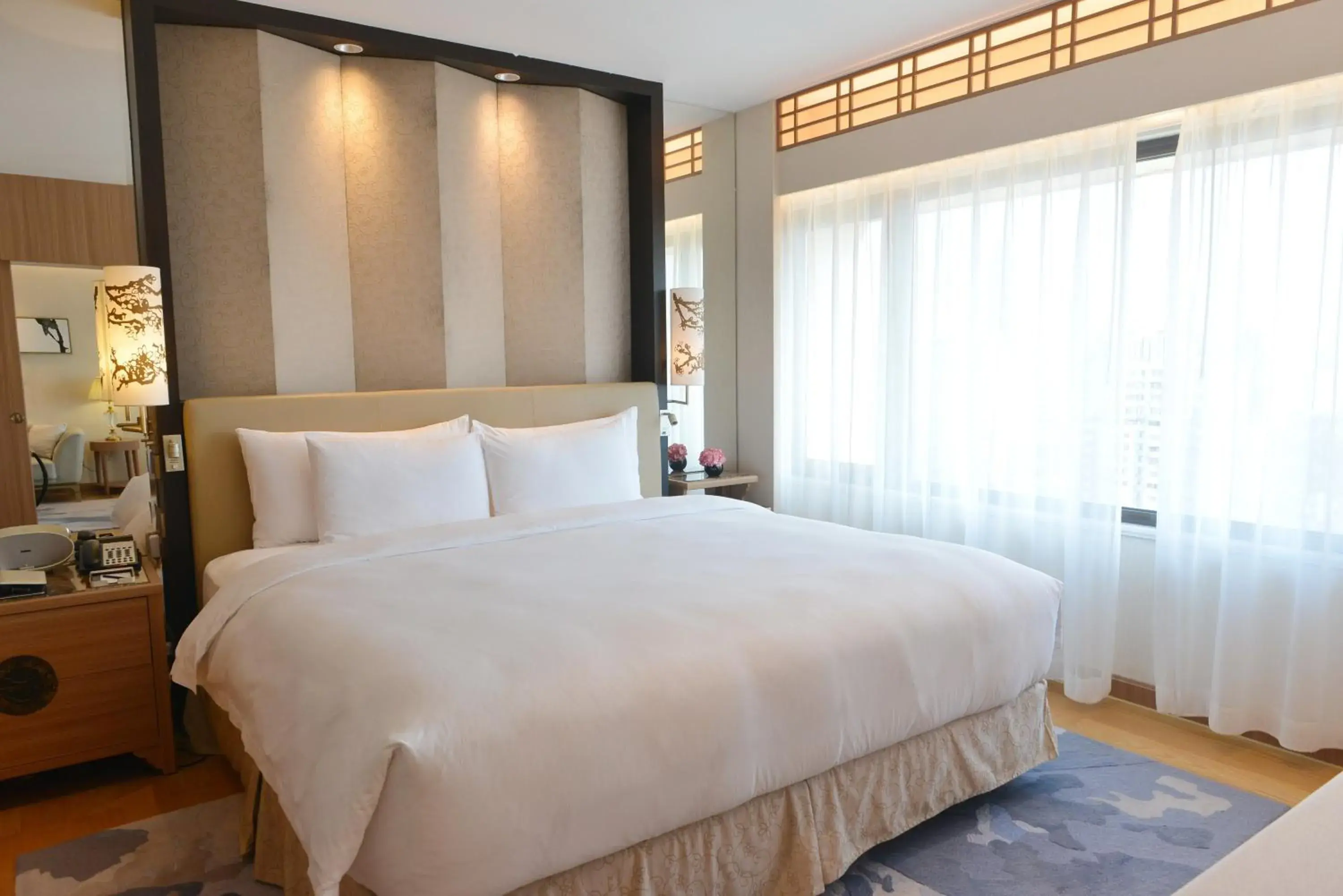 Kapok King Bed suite - Non-smoking in The Garden Hotel Guangzhou - Discover 26 cultural treasures with hotel Golden Tour Guide Kapok King Bed suite - Non-smoking in The Garden Hotel Guangzhou - Discover 26 cultural treasures with hotel Golden Tour Guide