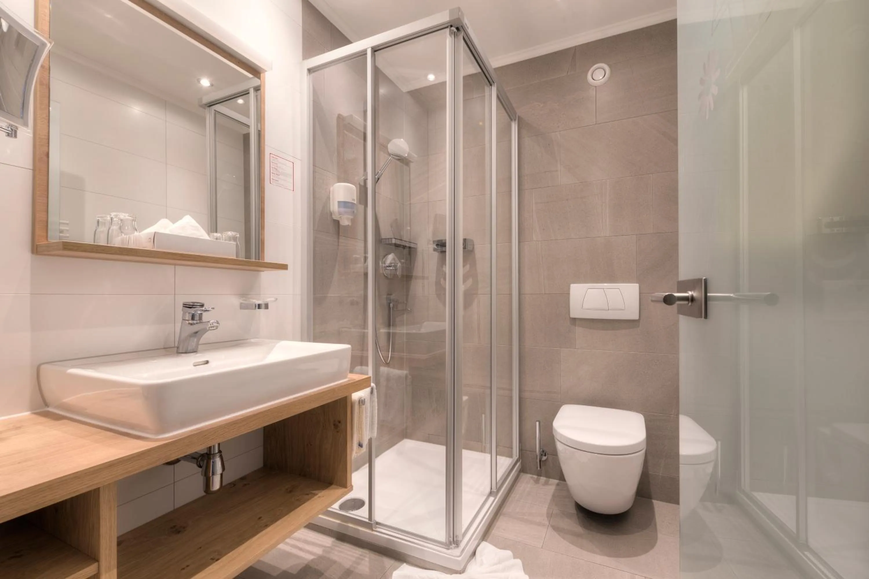 Bathroom in Aparthotel Acksteiner