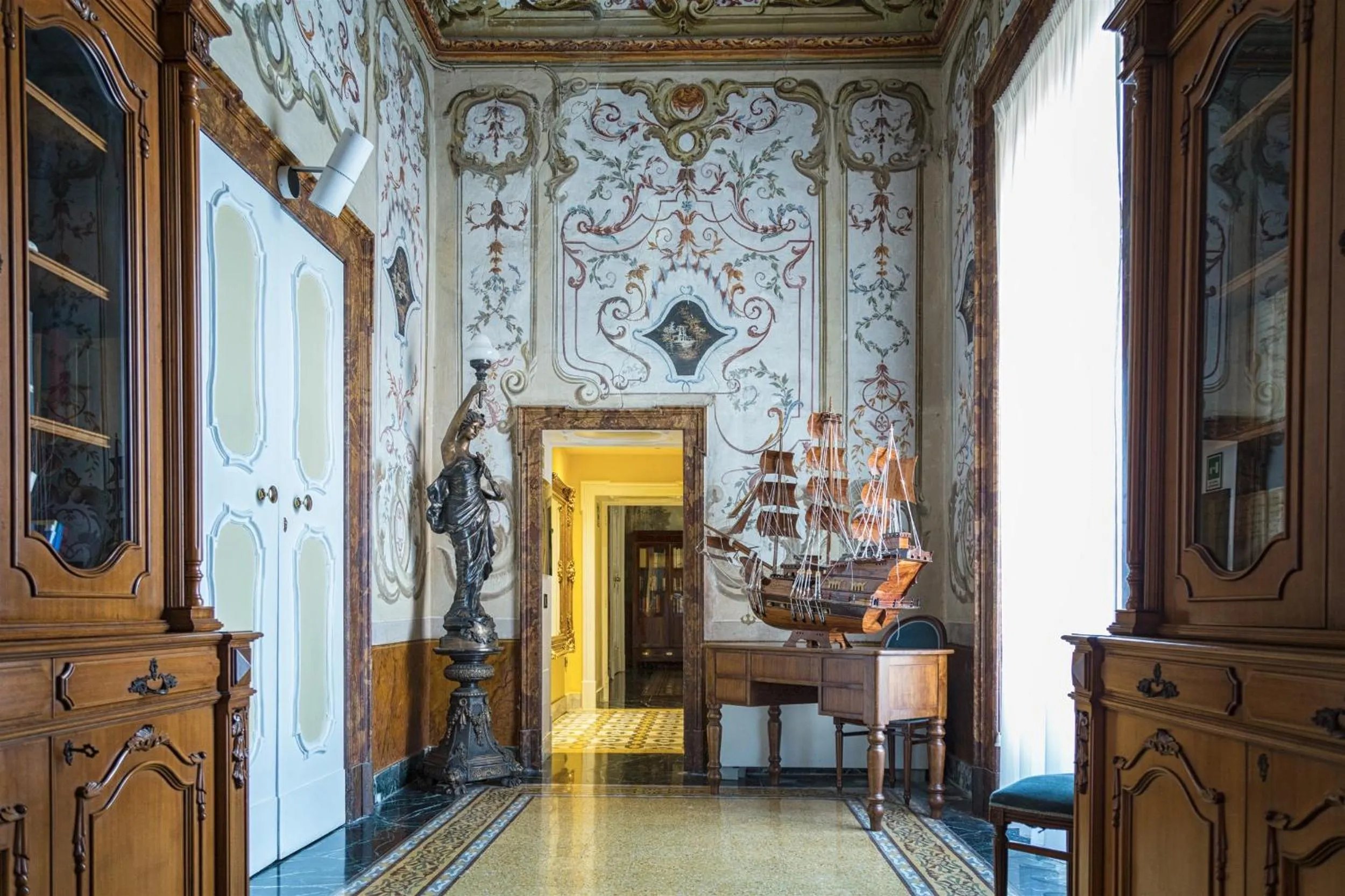 Decorative detail in Villa Signorini Hotel