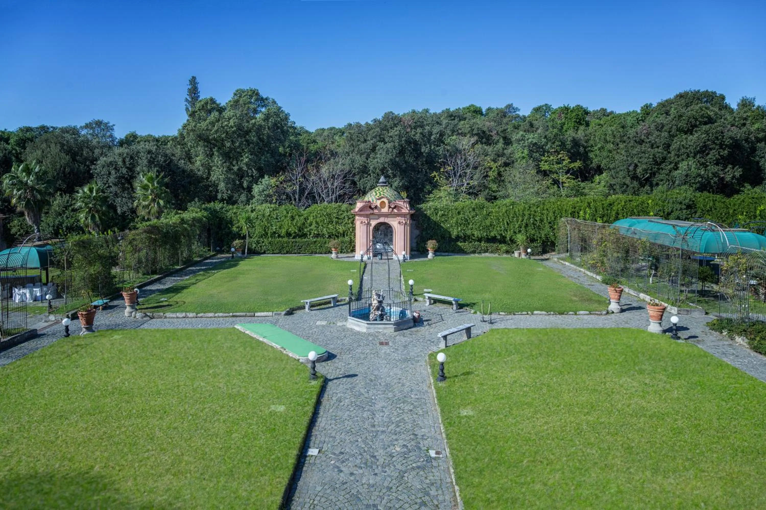 Garden in Villa Signorini Hotel