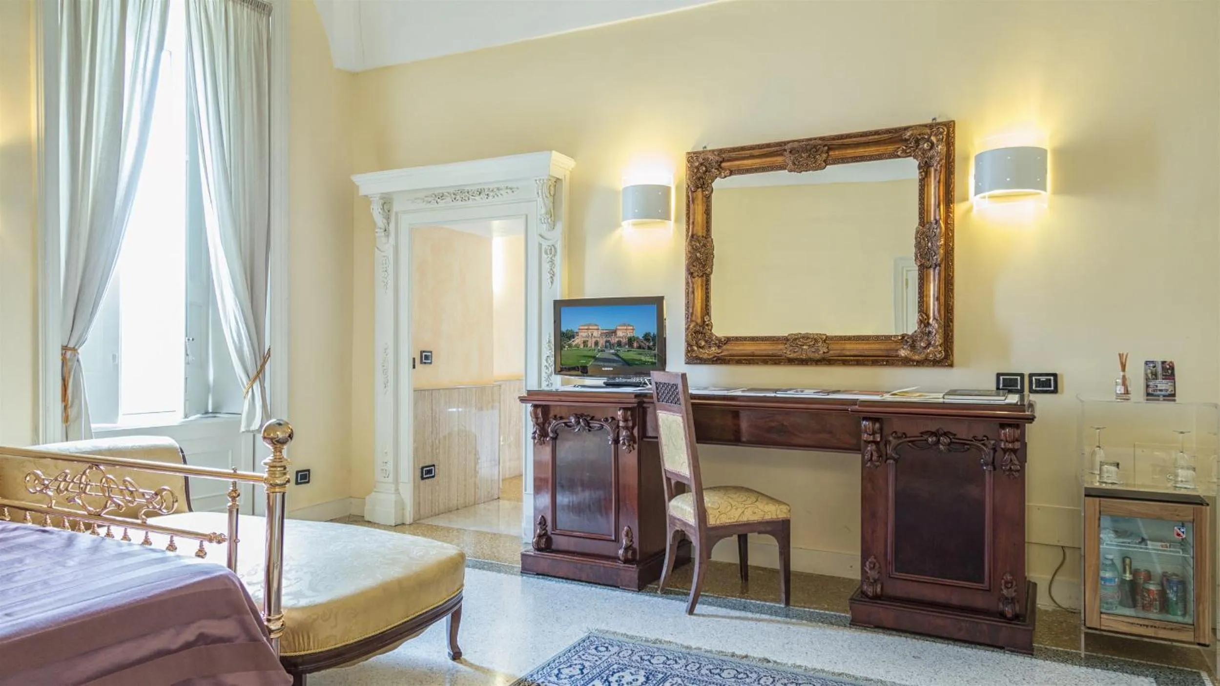 Photo of the whole room, Bed in Villa Signorini Hotel