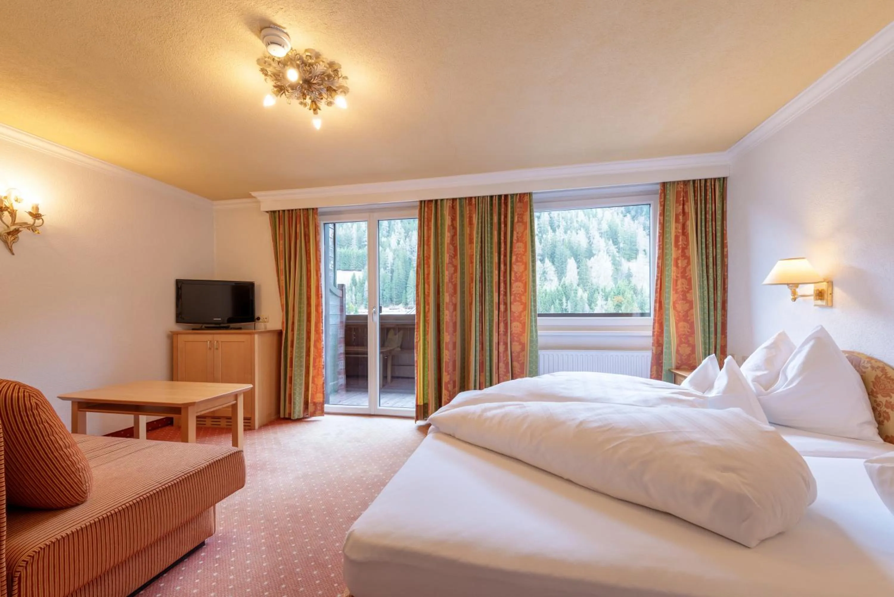 Bed in Heart Hotel Arlberg