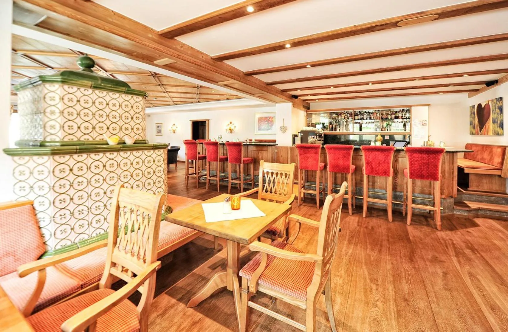 Lounge or bar in Heart Hotel Arlberg