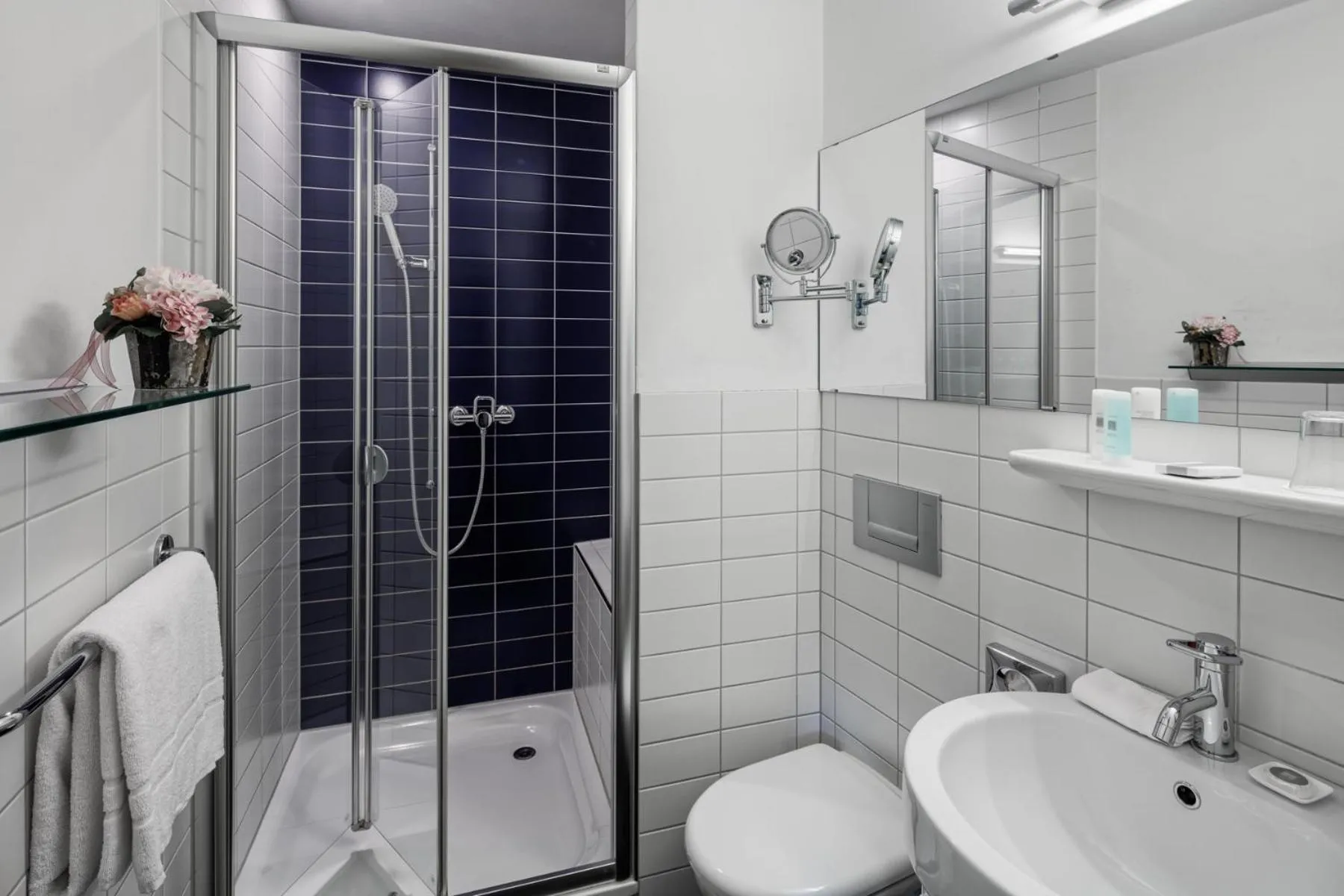 Bathroom in Hotel Le Lion - Self Check-in