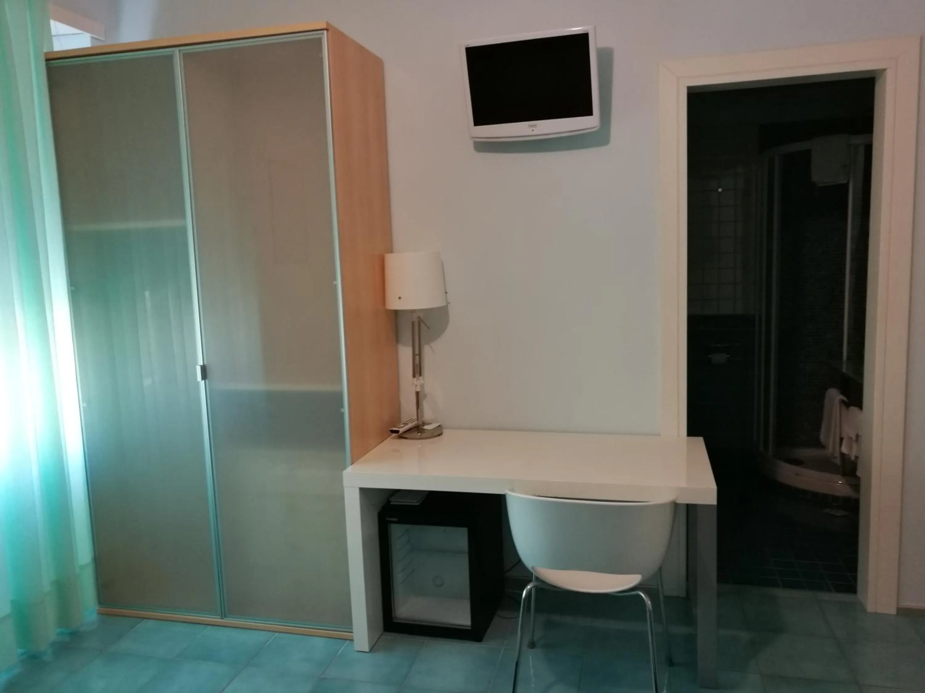 Photo of the whole room in Rock Garden