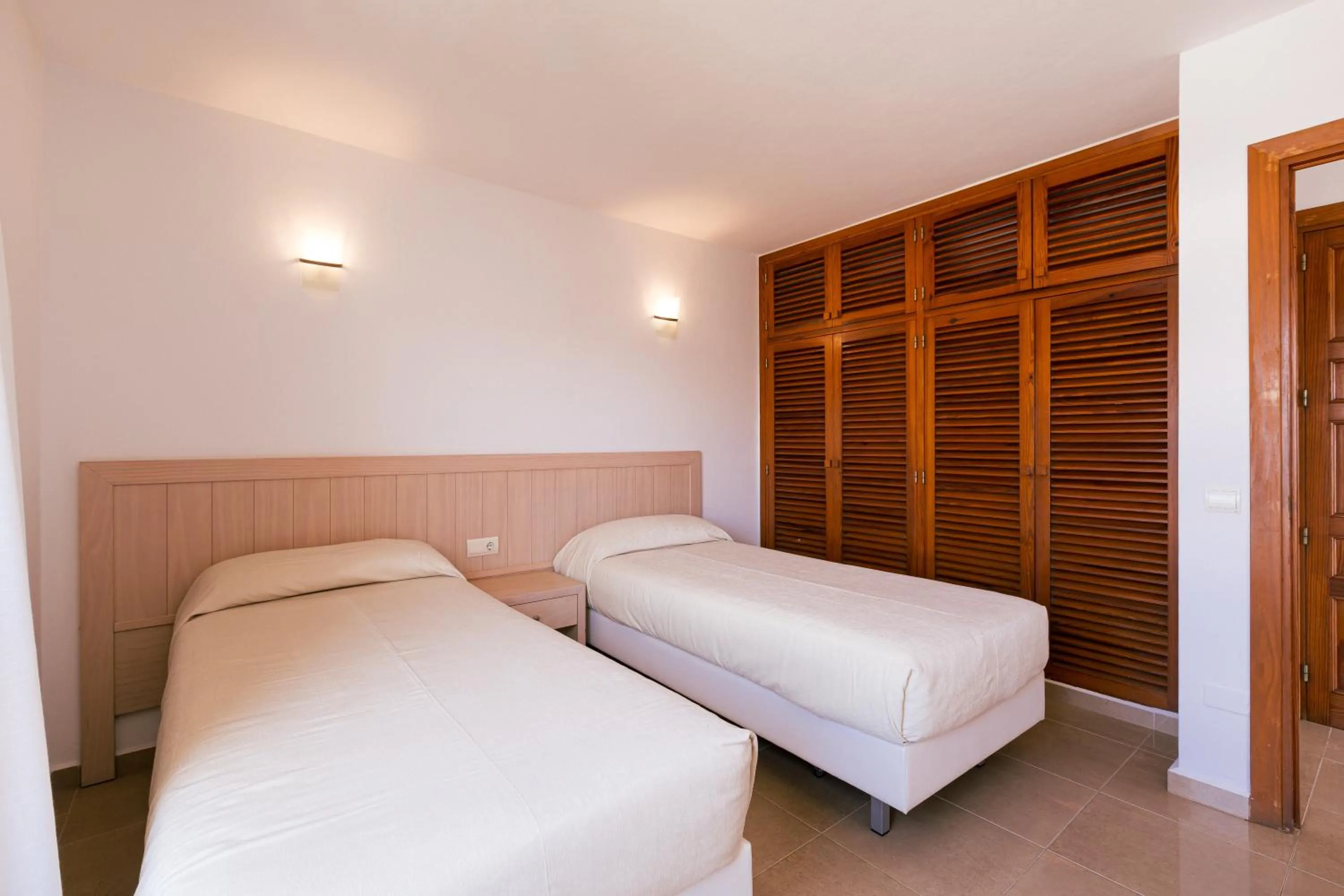 Bed in Bossa Bay - MC Apartments Ibiza
