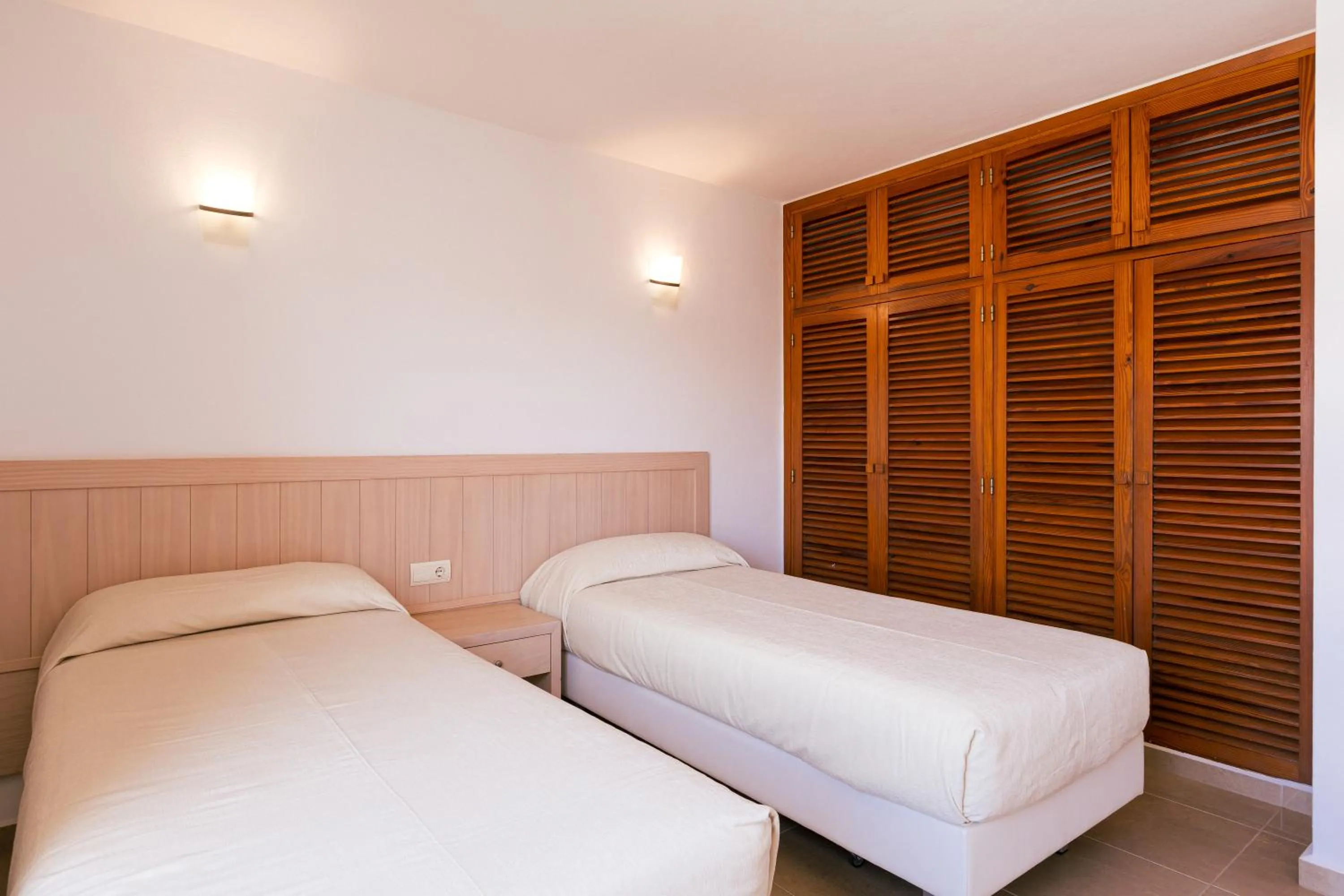 Bed in Bossa Bay - MC Apartments Ibiza