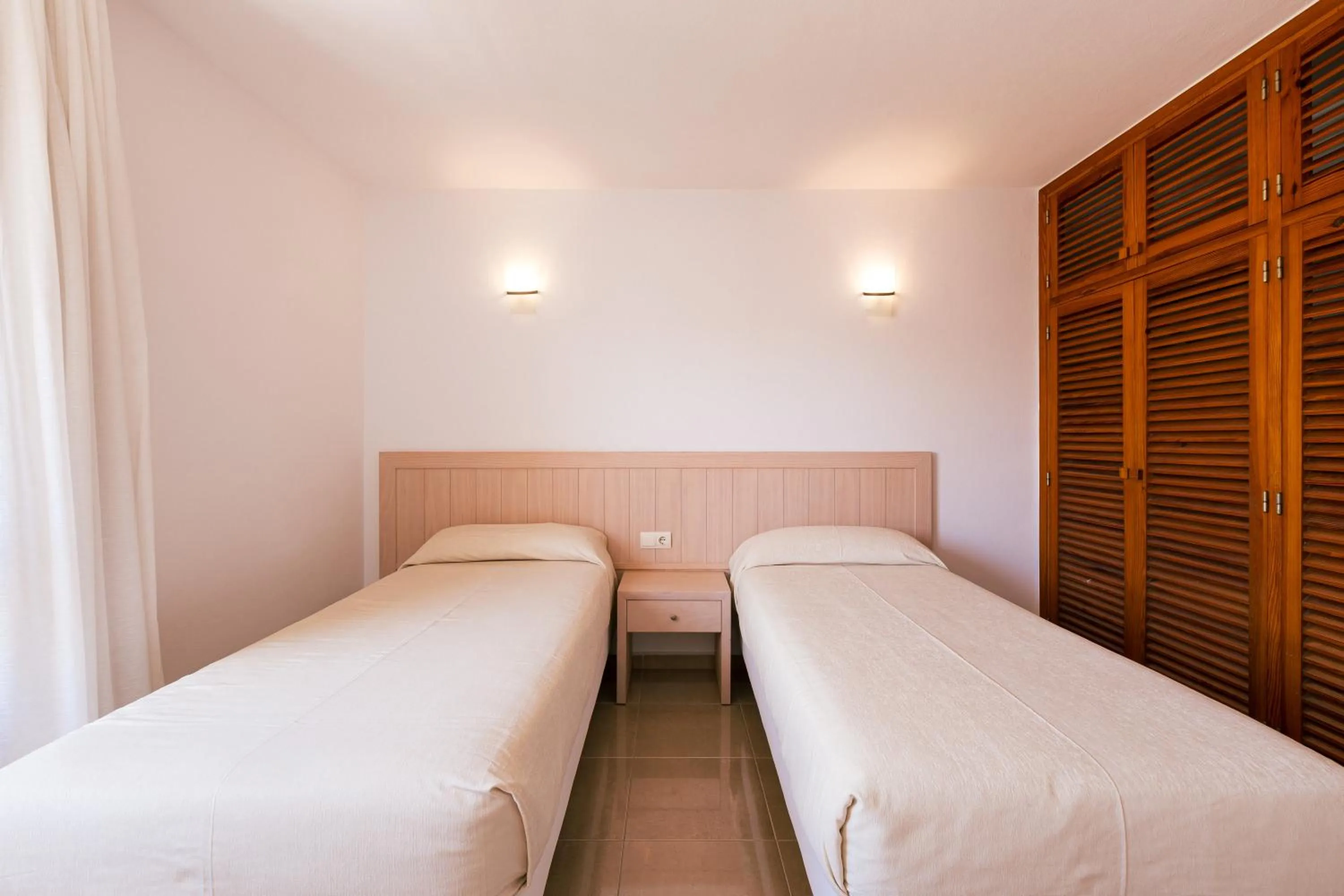 Bed in Bossa Bay - MC Apartments Ibiza