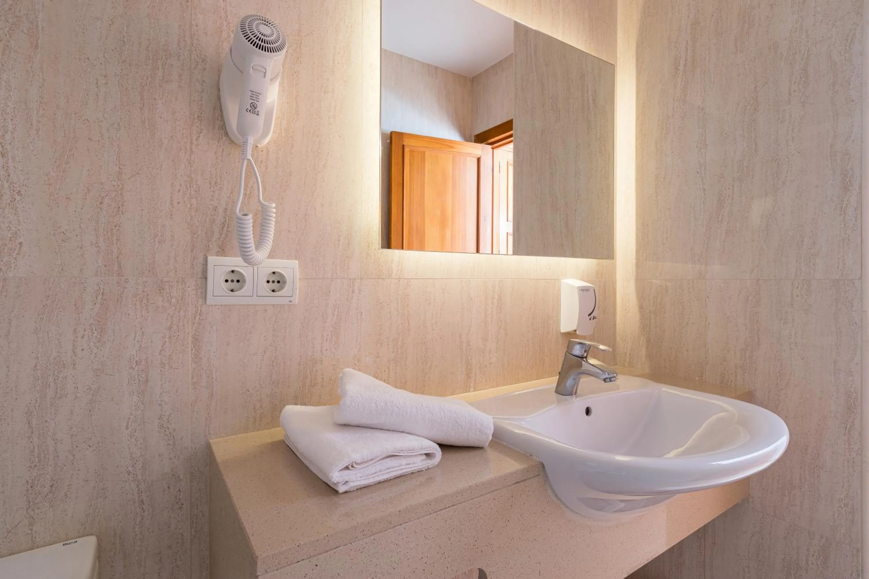 Bossa Bay - MC Apartments Ibiza