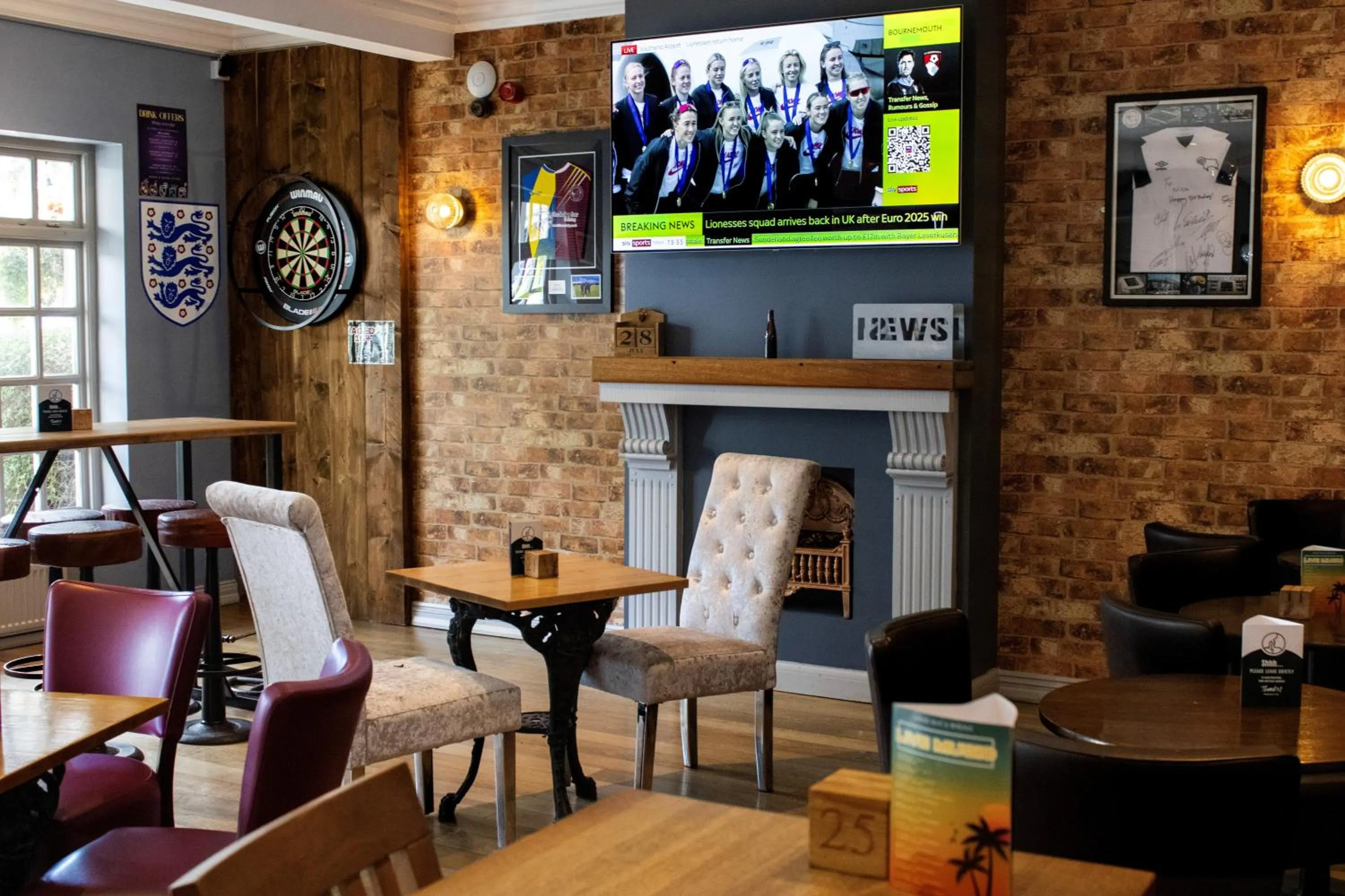 Property building in Littleover Lodge Hotel