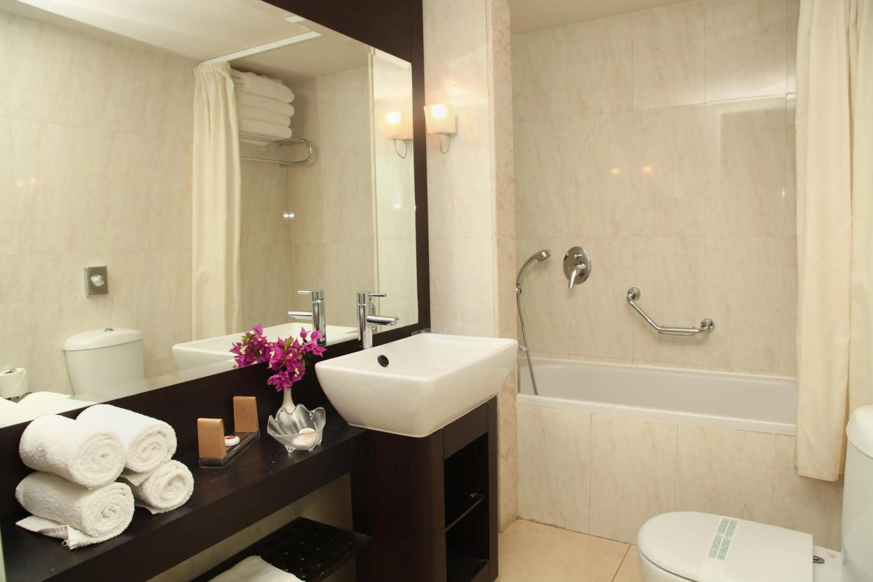 Bathroom in Sitia Beach City Resort & Spa