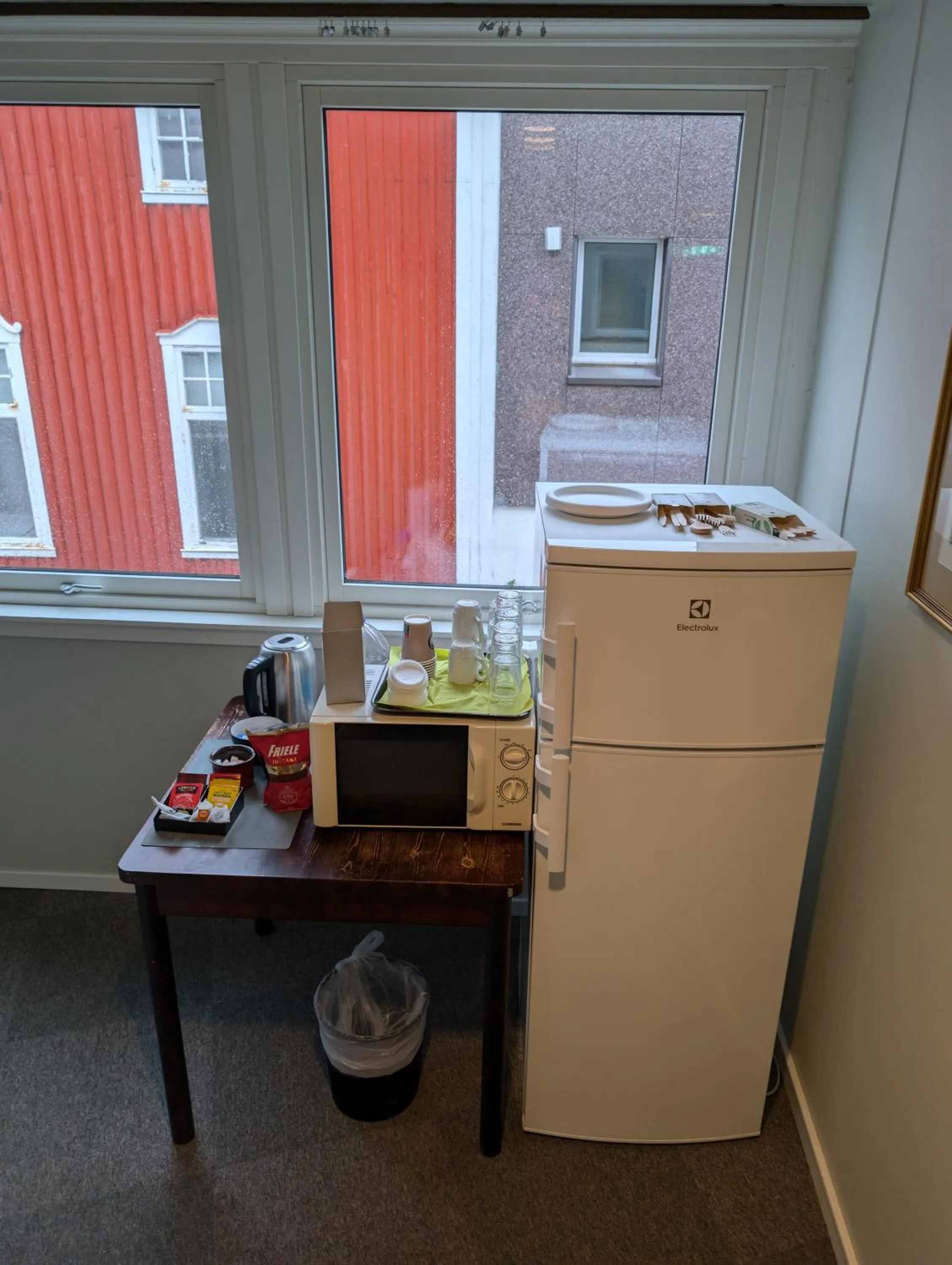 Coffee/tea facilities in Corner Hotell