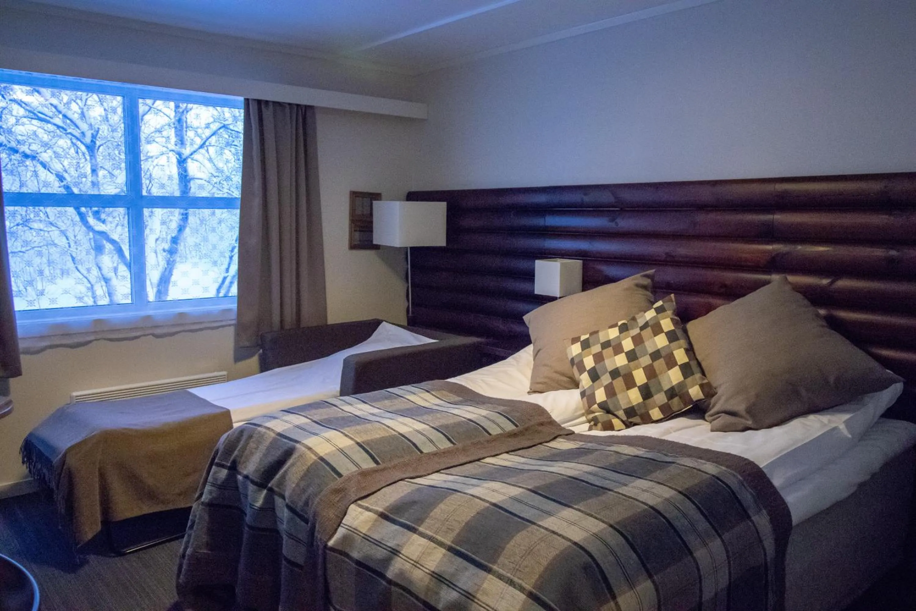 cot, Bed in Lakselv Hotel