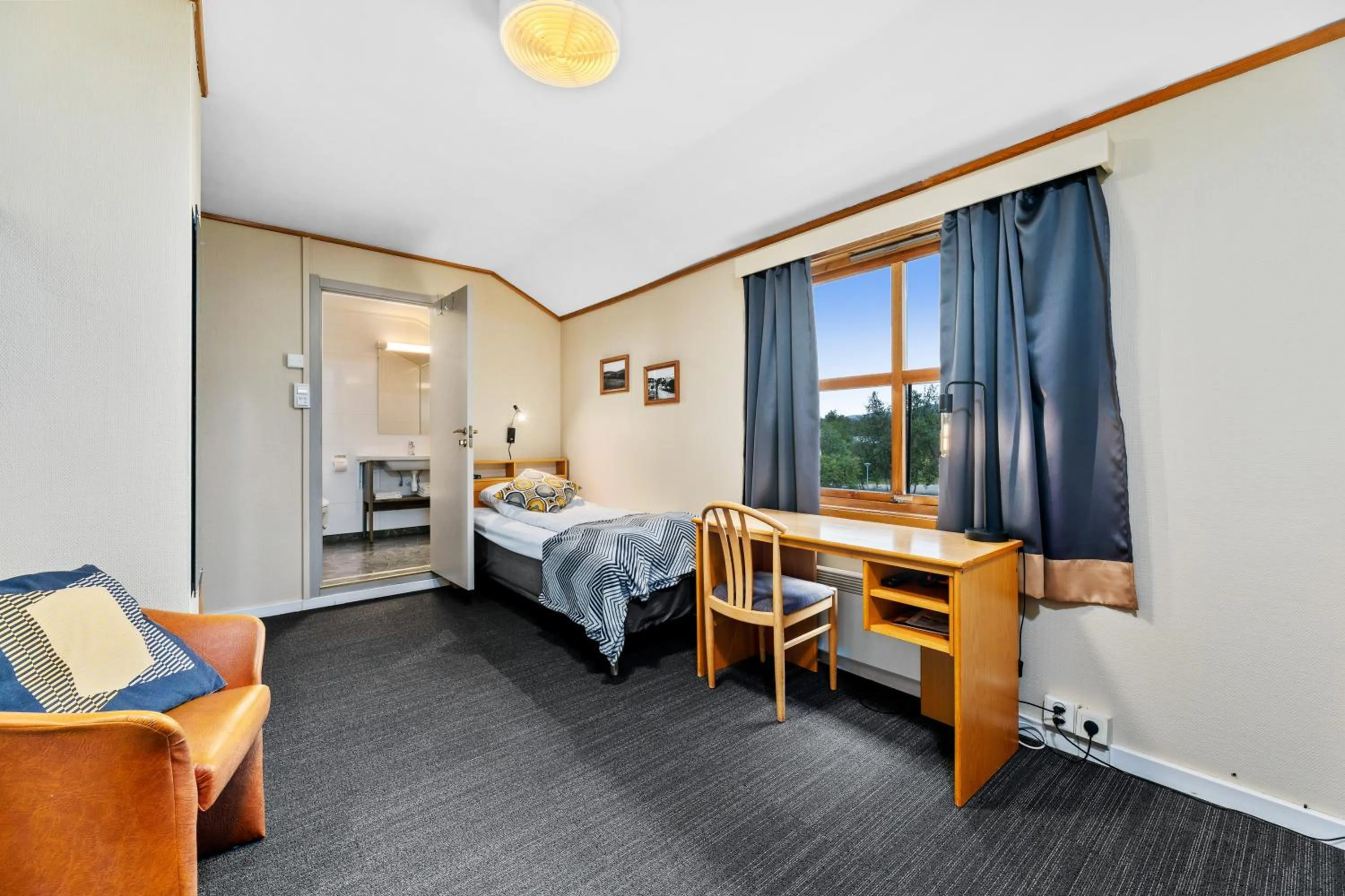 Bed in Lakselv Hotel