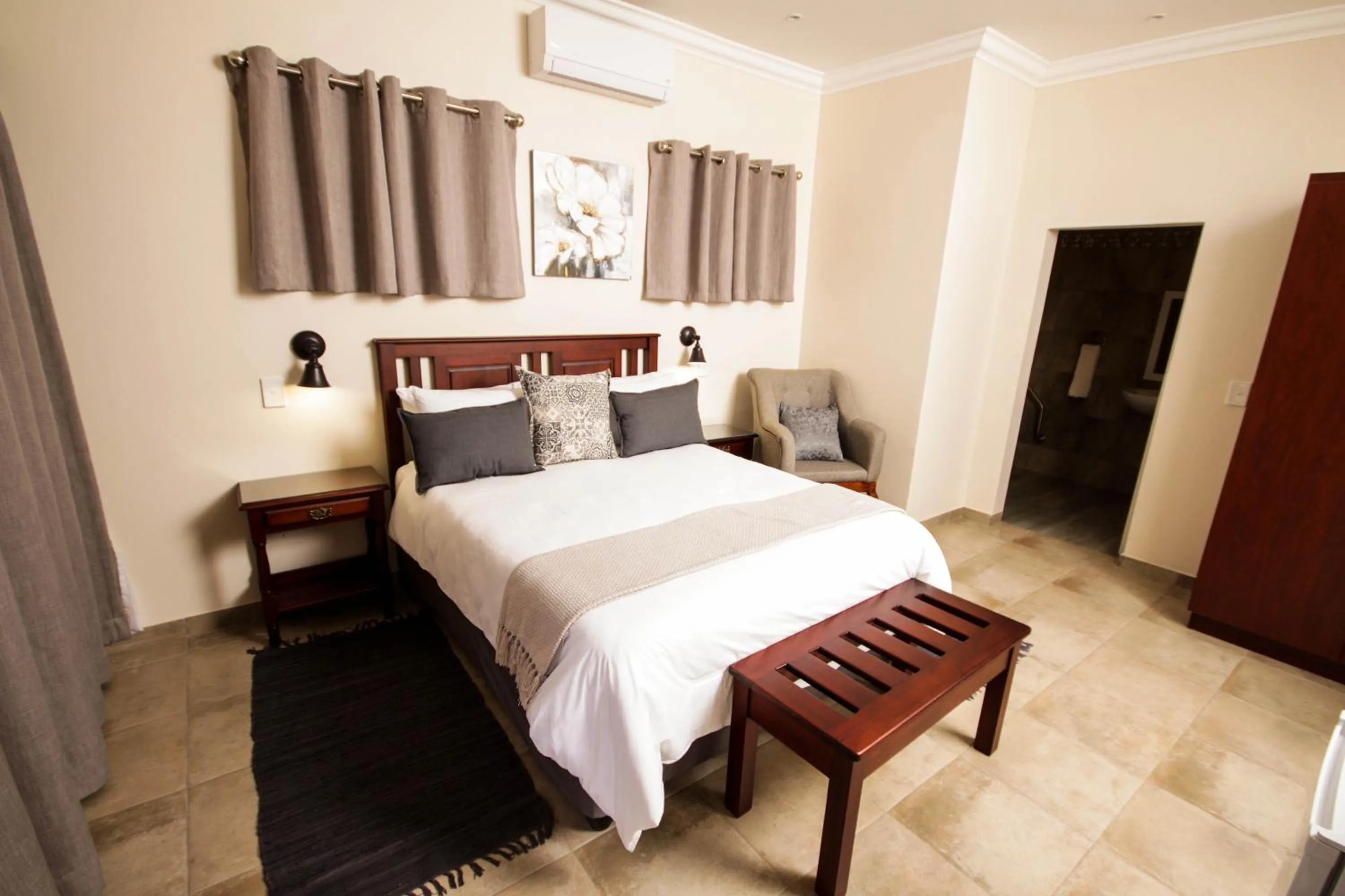 Bed in New Haven Guest House (Pty) Ltd