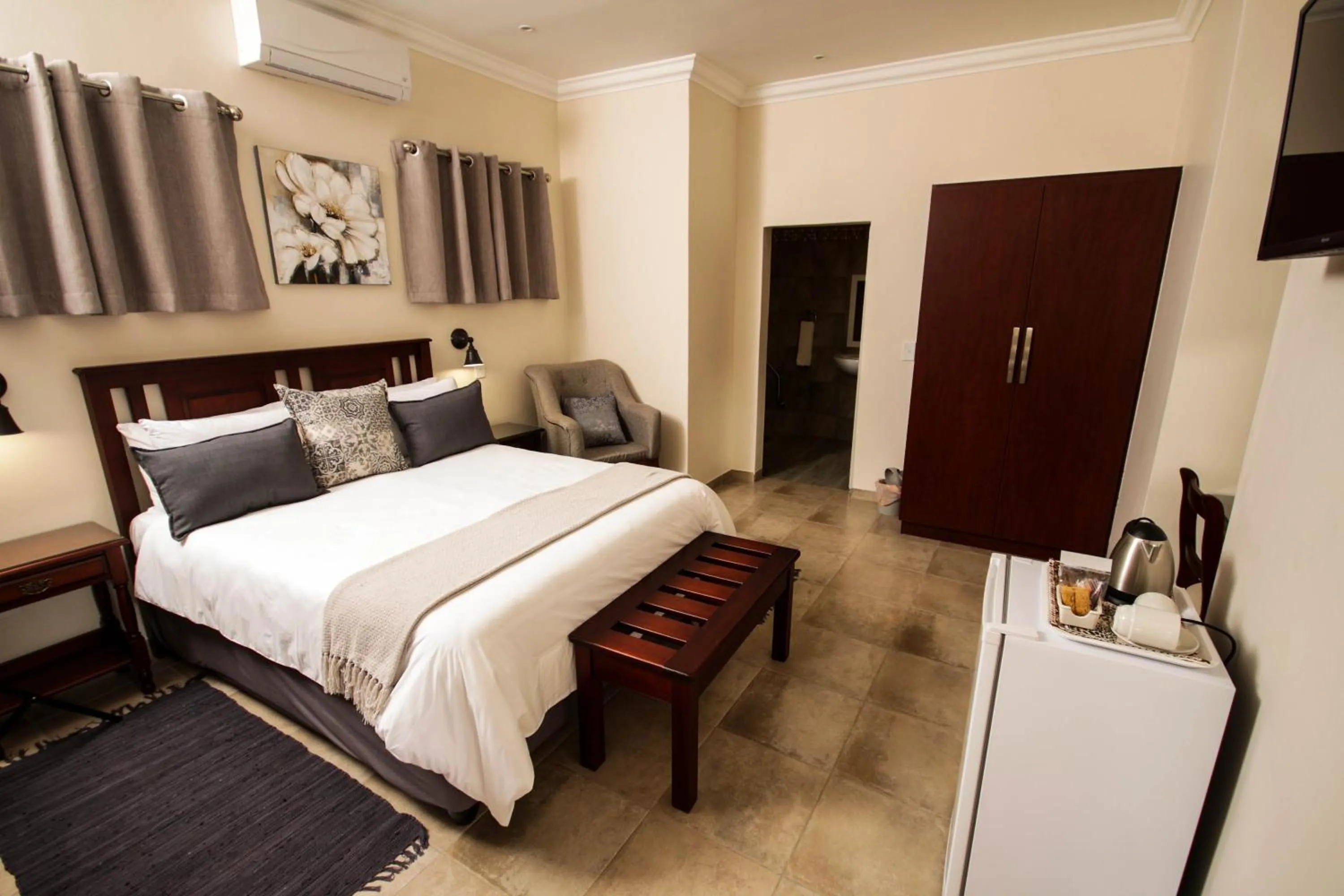 Bed in New Haven Guest House (Pty) Ltd