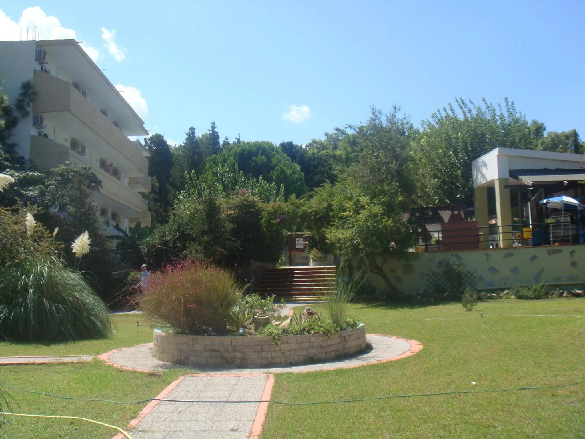 Garden in Achousa Hotel