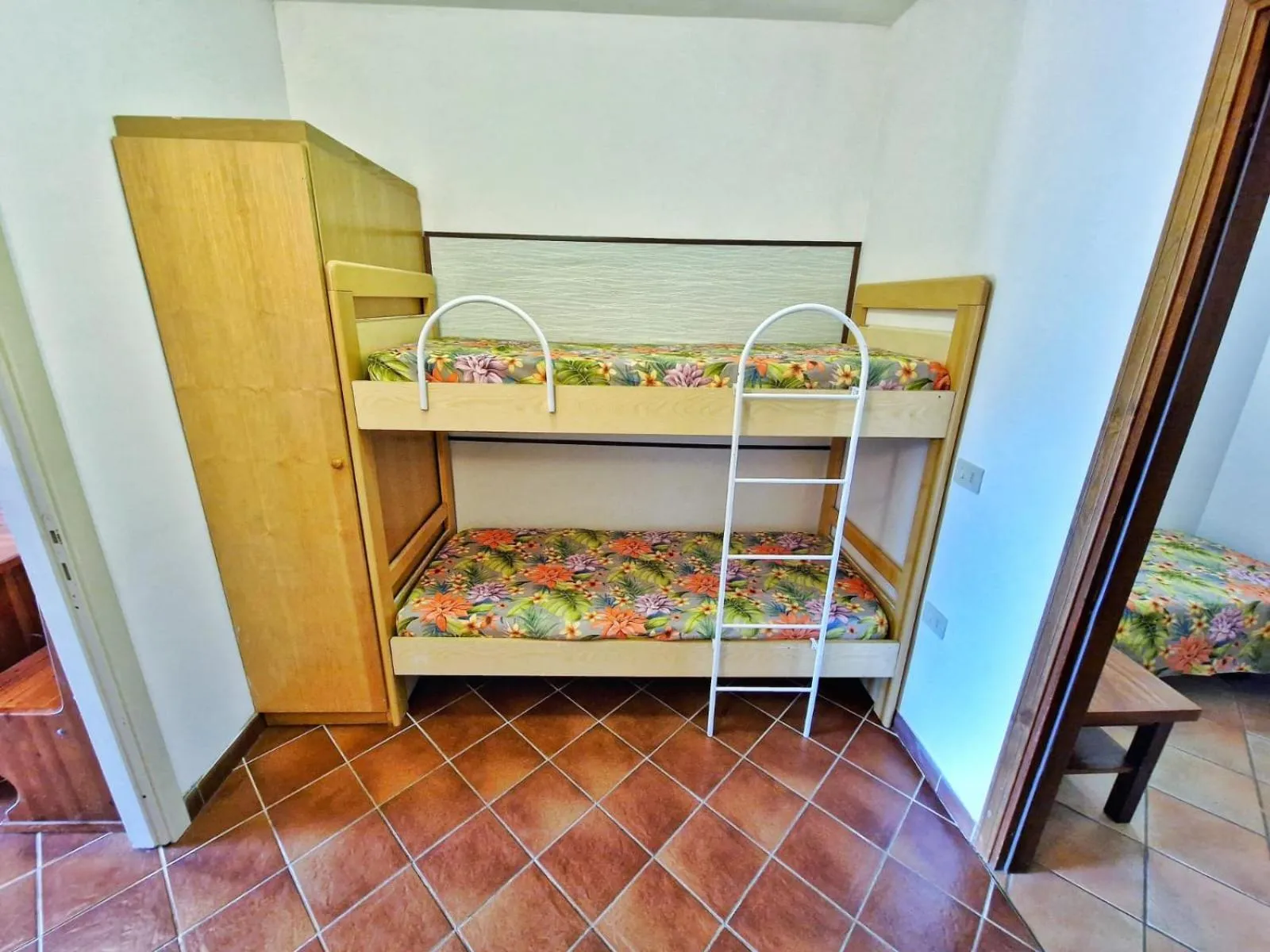 bunk bed, Bed in Al Barcoco