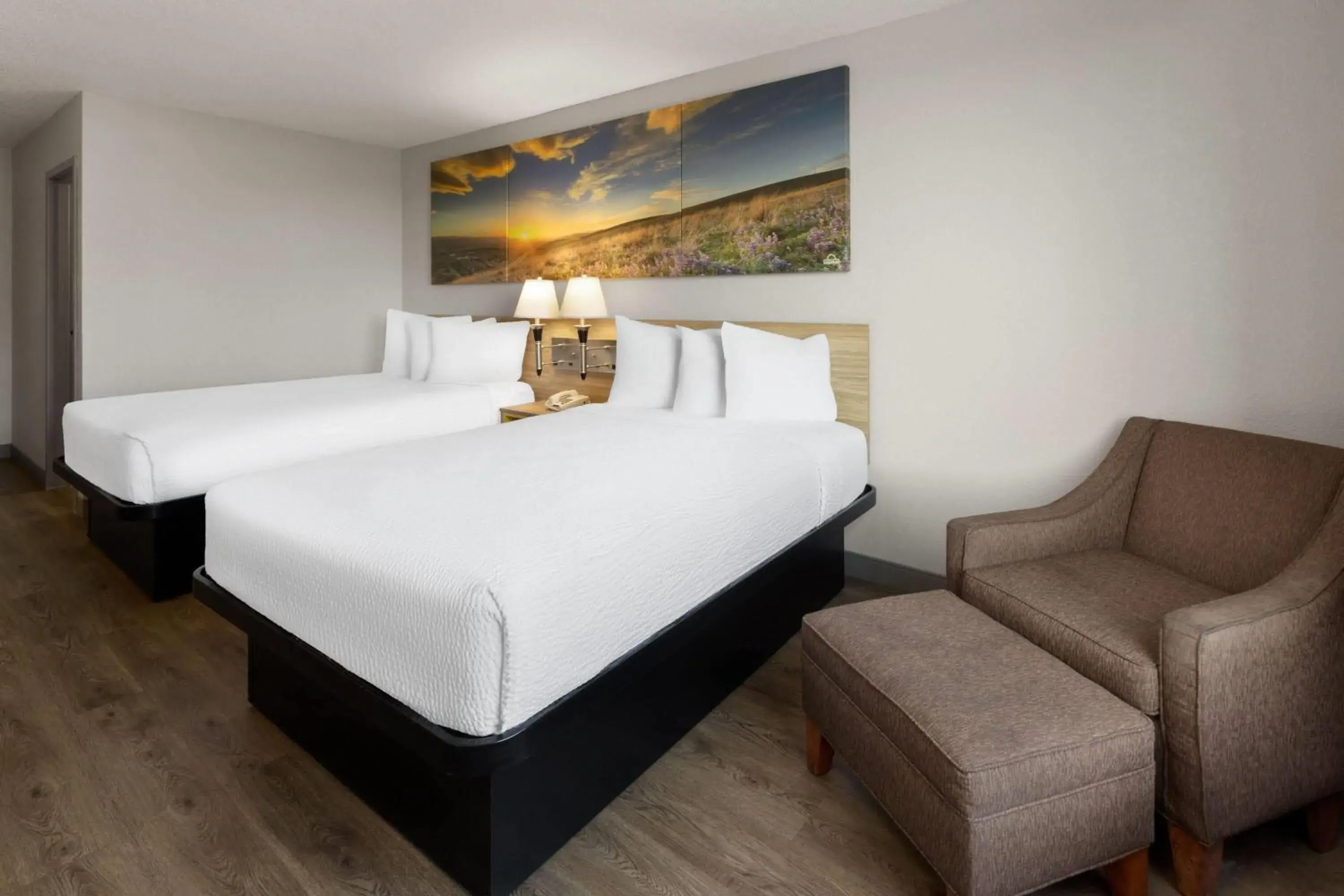 Room with Two Double Beds - Smoking in Days Inn by Wyndham Cambridge Room with Two Double Beds - Smoking in Days Inn by Wyndham Cambridge