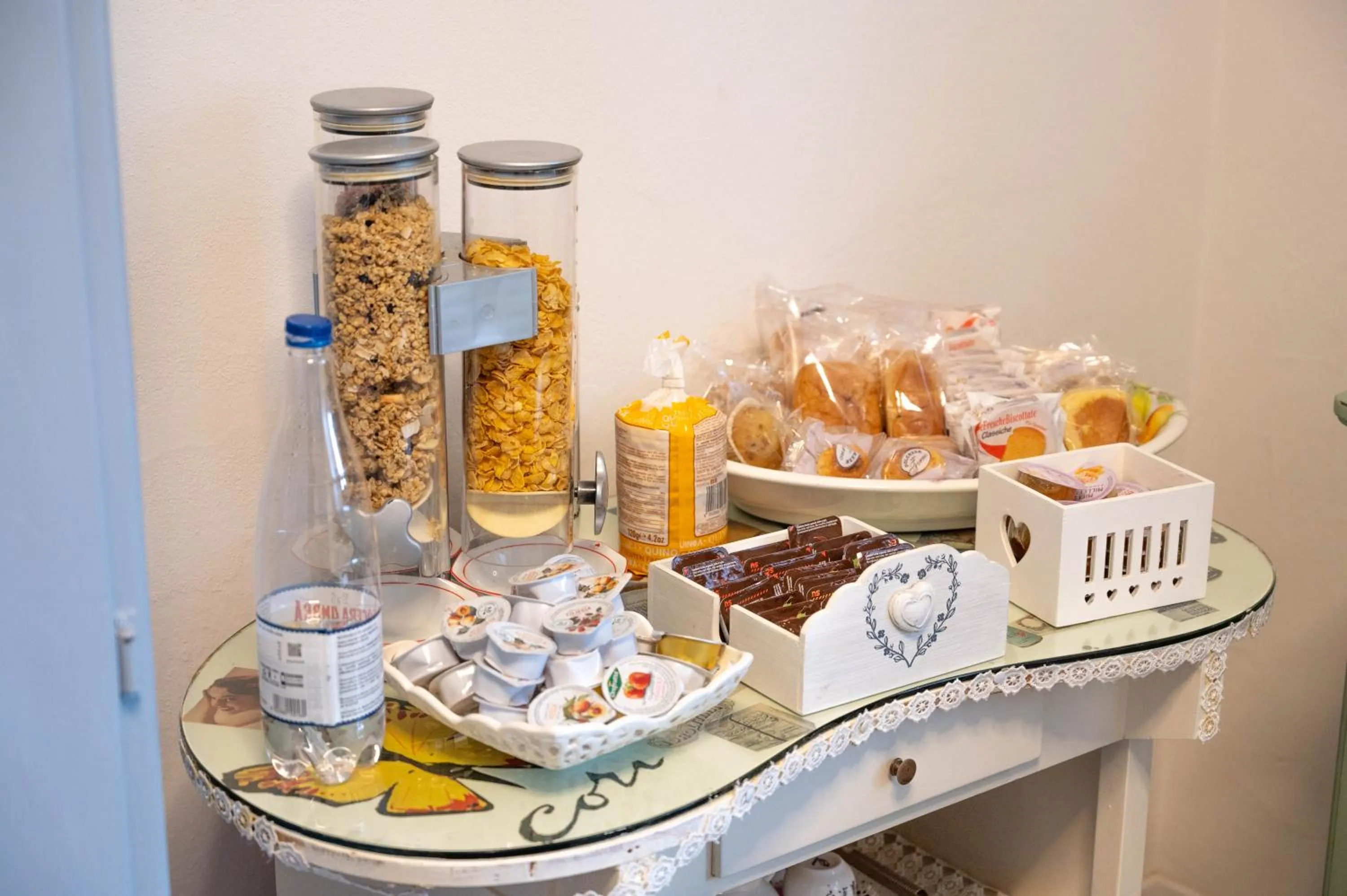 Buffet breakfast in La Garampa