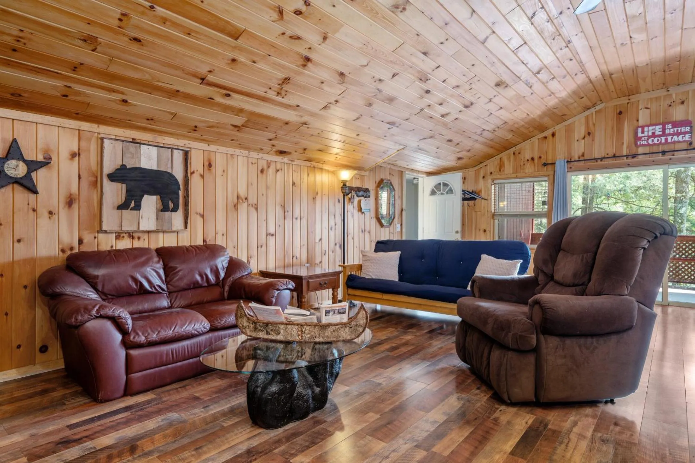 Hide-A-Way Waterfront Cottages