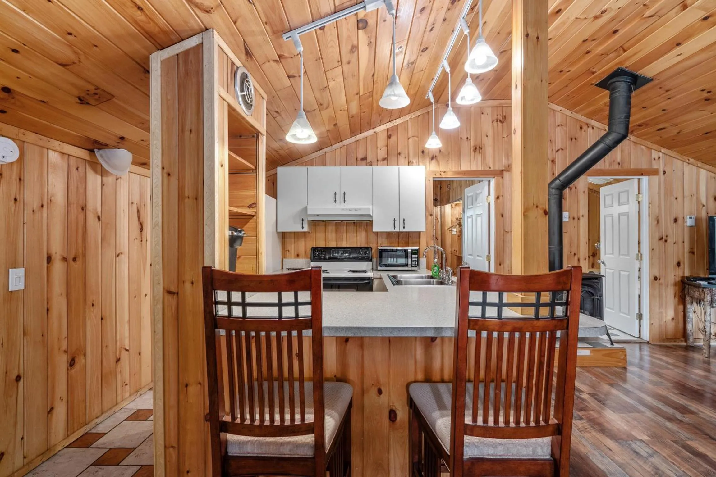 Hide-A-Way Waterfront Cottages