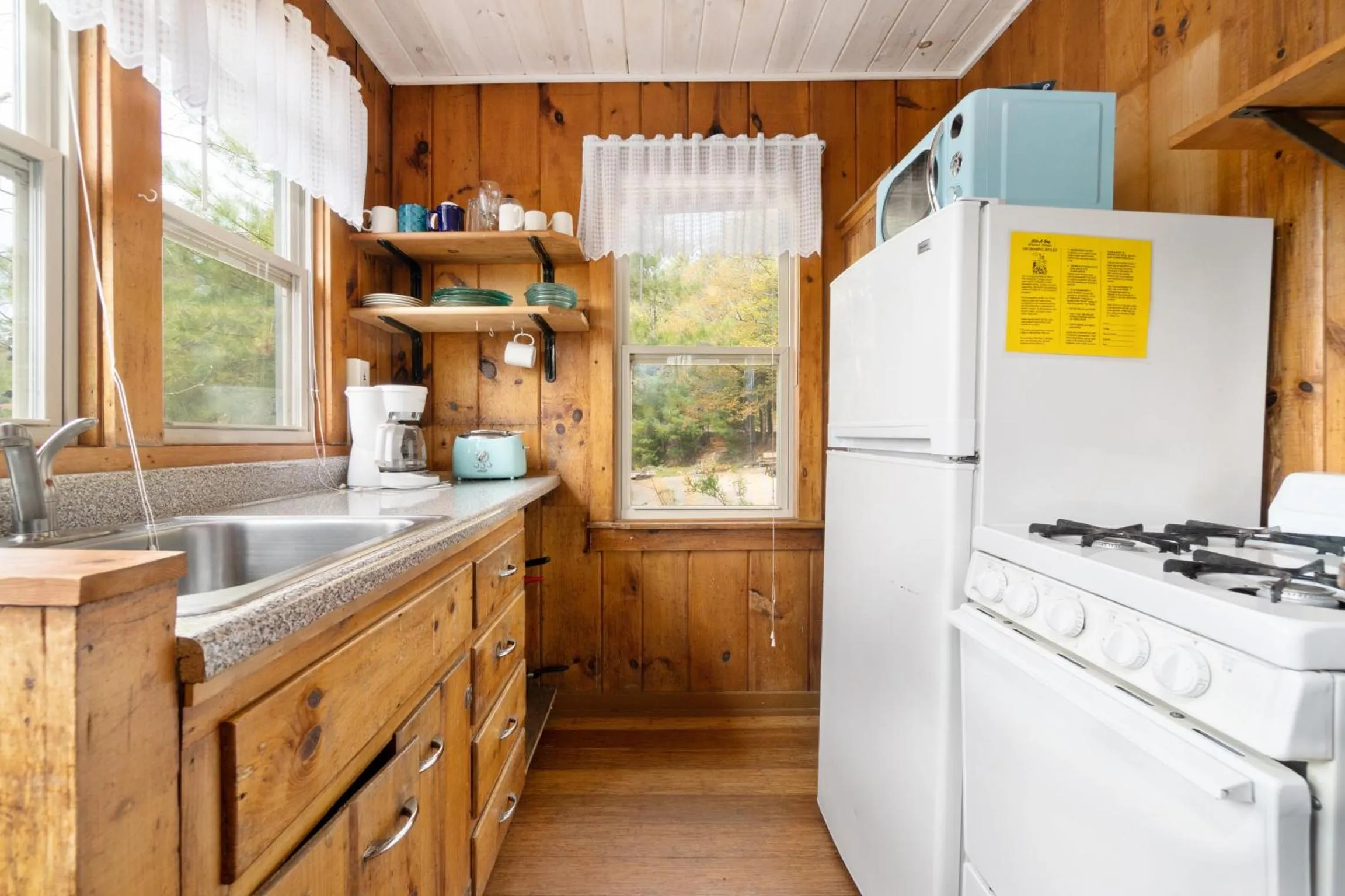 Hide-A-Way Waterfront Cottages